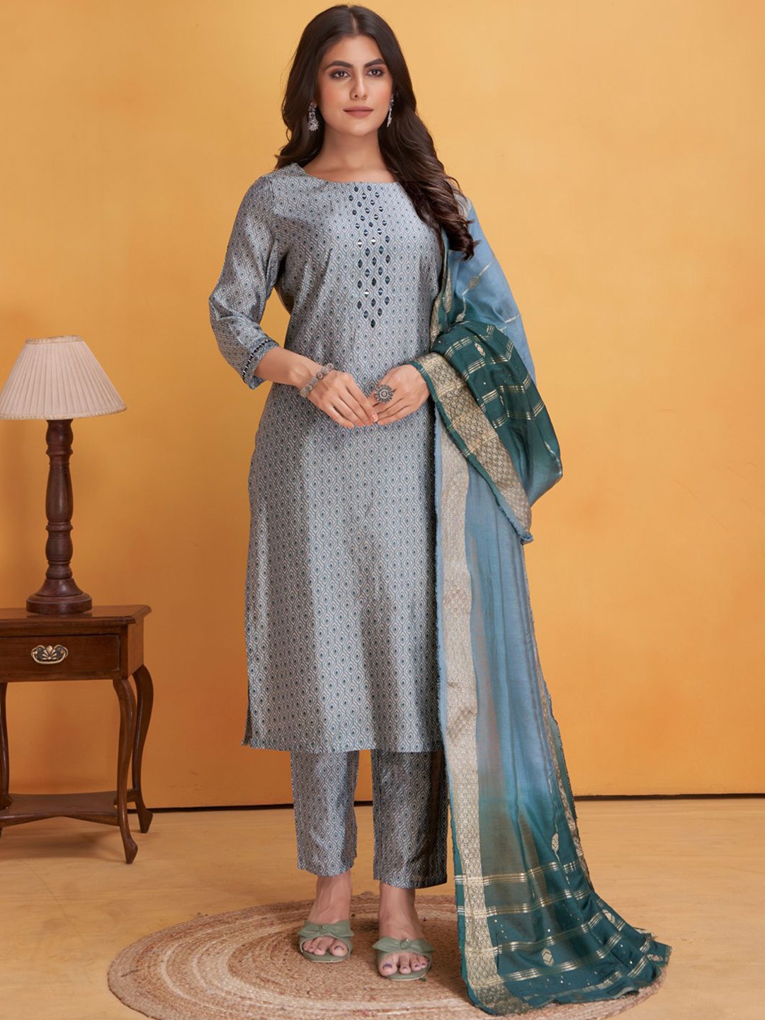 STYLE SAMSARA Geometric Printed Mirror Work Regular Kurta with Trousers & Dupatta, Blue
STYLE SAMSARA Geometric Printed Mirror Work Regular Kurta with Trousers & Dupatta, Blue