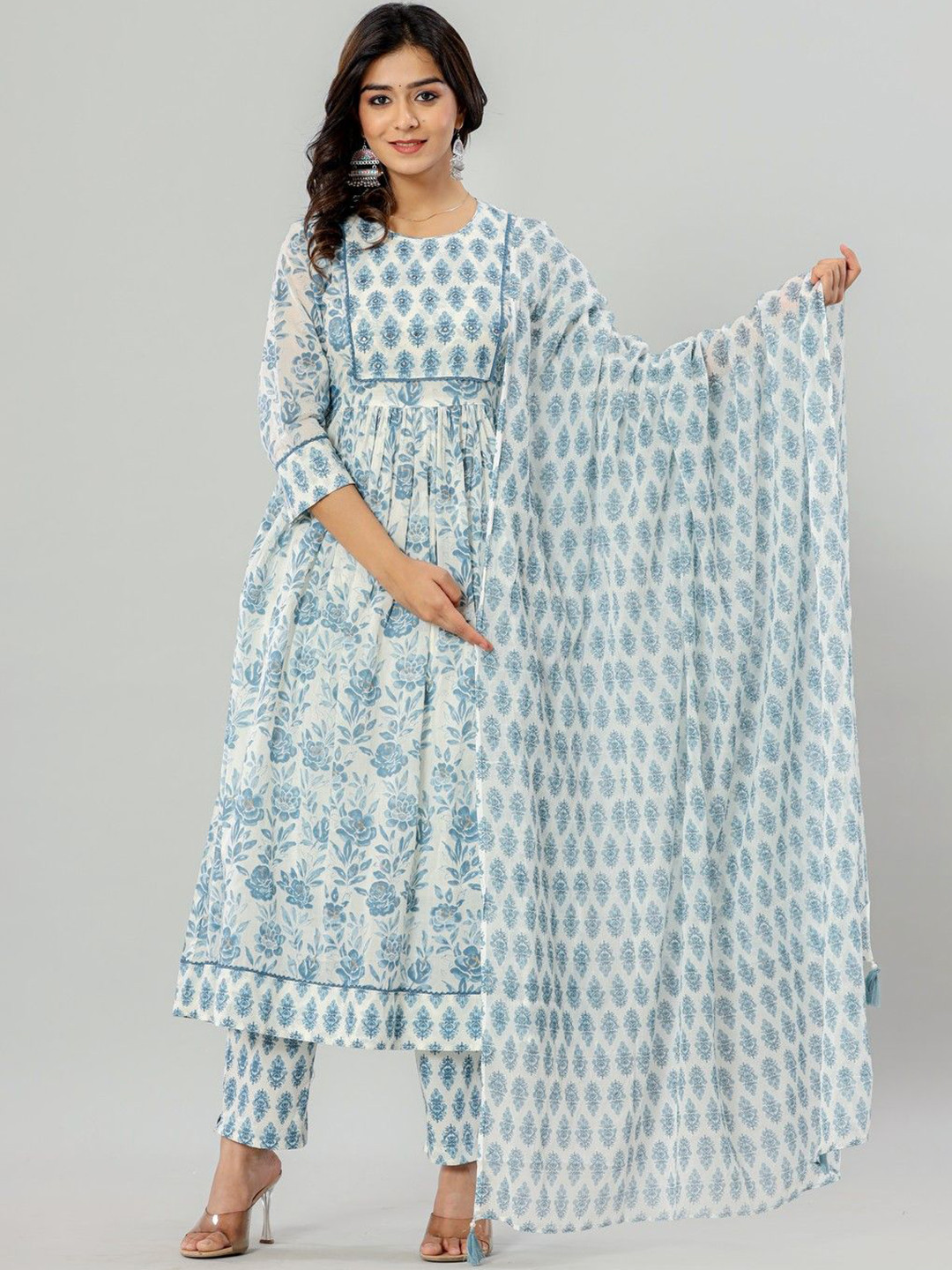 JAIPUR ETHNIC Floral Printed Pure Cotton Anarkali Kurta with Trousers & Dupatta, Blue
JAIPUR ETHNIC Floral Printed Pure Cotton Anarkali Kurta with Trousers & Dupatta, Blue