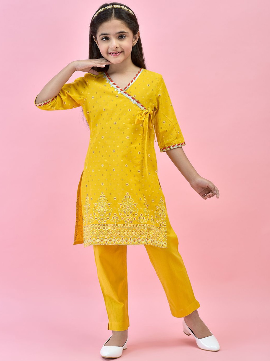 Juniper Girls Bandhani Printed Angrakha Beads and Stones Pure Cotton Kurta With Trousers, Yellow
Juniper Girls Bandhani Printed Angrakha Beads and Stones Pure Cotton Kurta With Trousers, Yellow