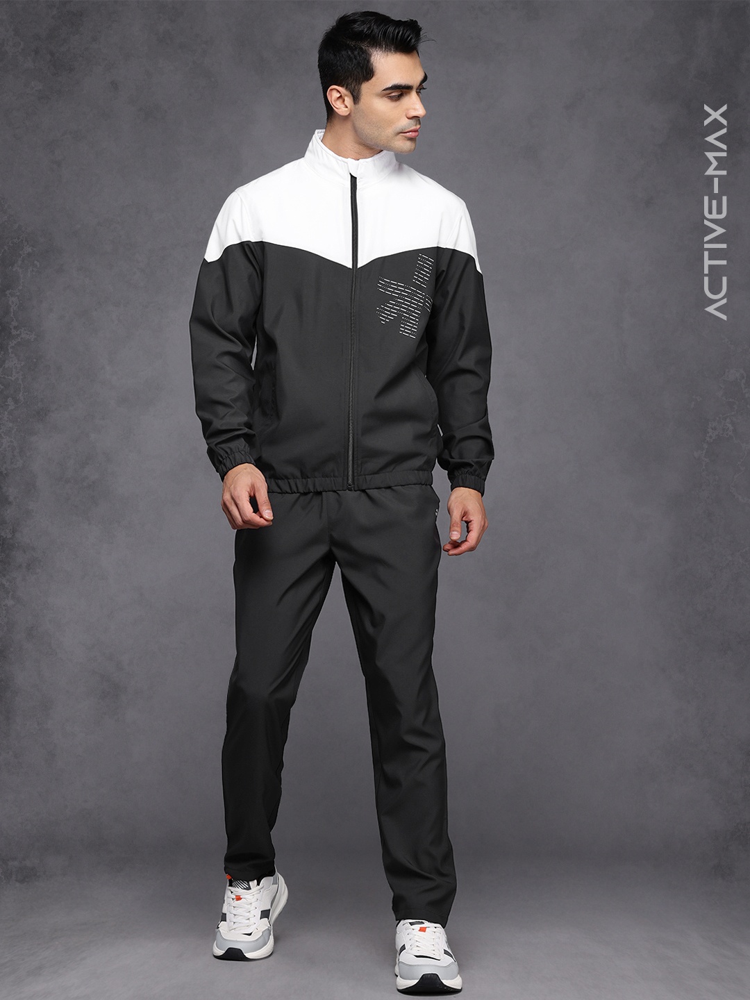 HRX by Hrithik Roshan Men Rapid-Dry Self-Design Colourblocked Running Tracksuit, Black
HRX by Hrithik Roshan Men Rapid-Dry Self-Design Colourblocked Running Tracksuit, Black