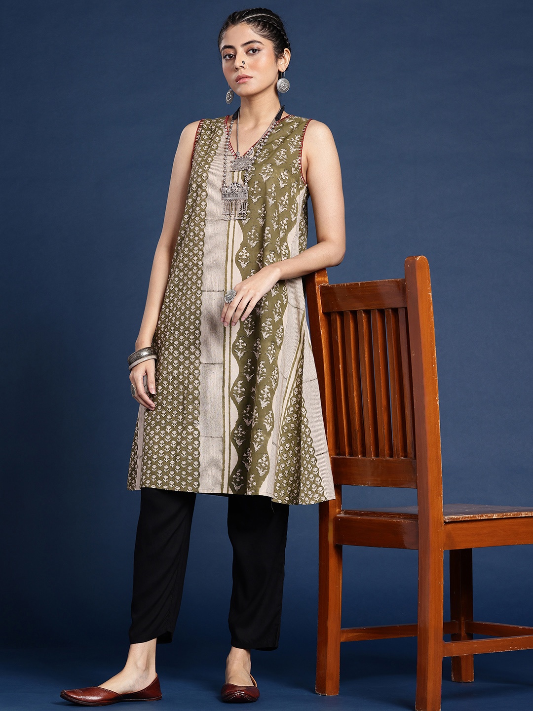 Taavi Pure Cotton Floral Printed Indie Florals A-Line Block Print Legacy Kurta, Green
Taavi Pure Cotton Floral Printed Indie Florals A-Line Block Print Legacy Kurta, Green