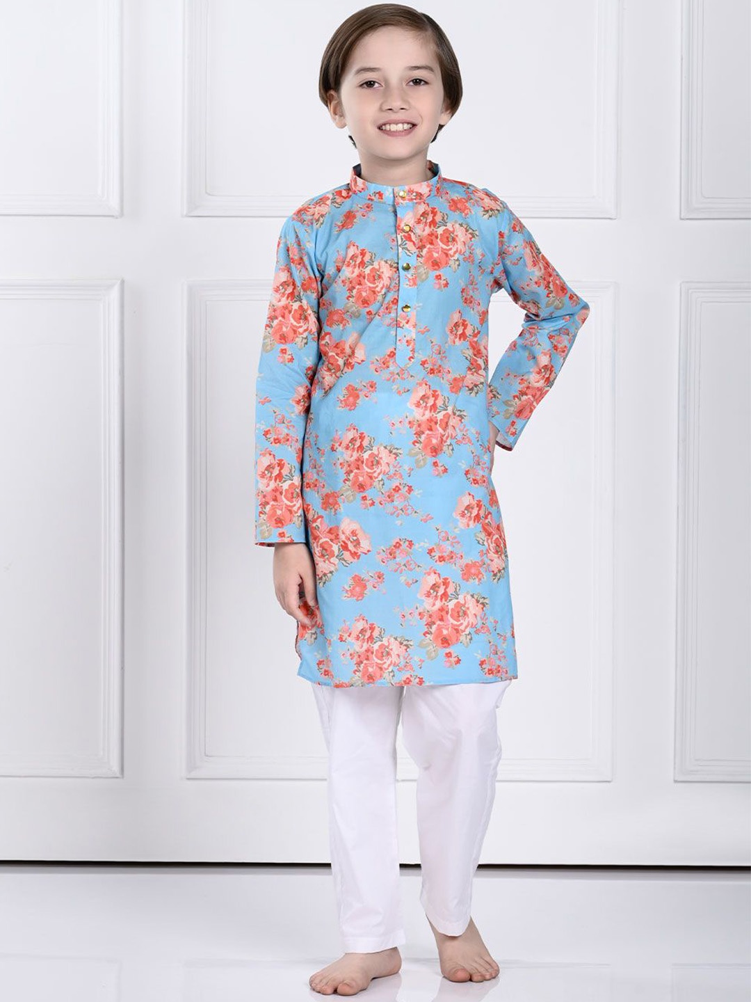 THE PONY & PEONY CO. Boys Floral Printed Mandarin Collar Regular Kurta with Pyjamas, Blue
THE PONY & PEONY CO. Boys Floral Printed Mandarin Collar Regular Kurta with Pyjamas, Blue