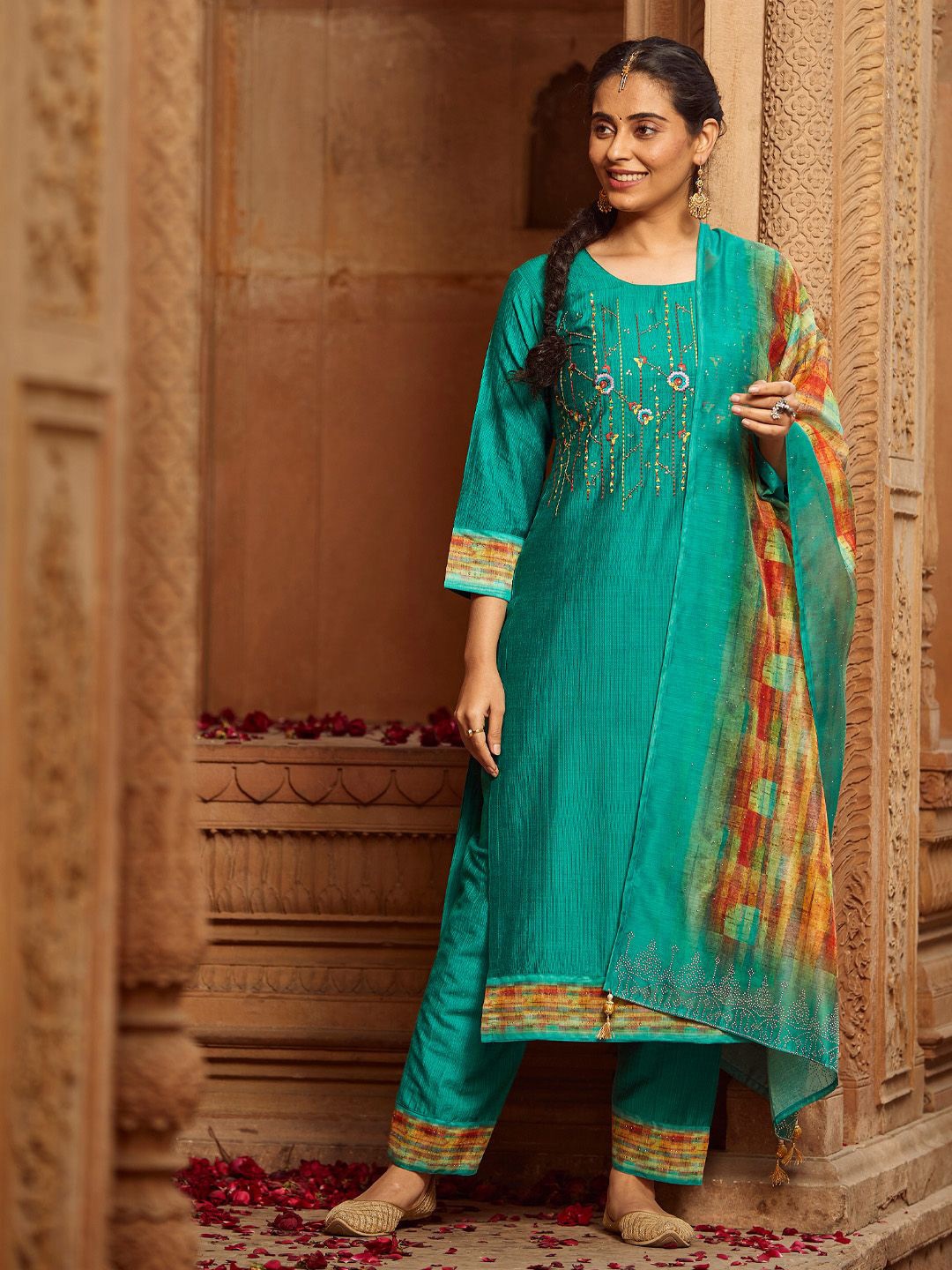 WOMEN PLUS Floral Yoke Design Thread Work Pure Cotton Kurta with Trousers & Dupatta, Sea green
WOMEN PLUS Floral Yoke Design Thread Work Pure Cotton Kurta with Trousers & Dupatta, Sea green