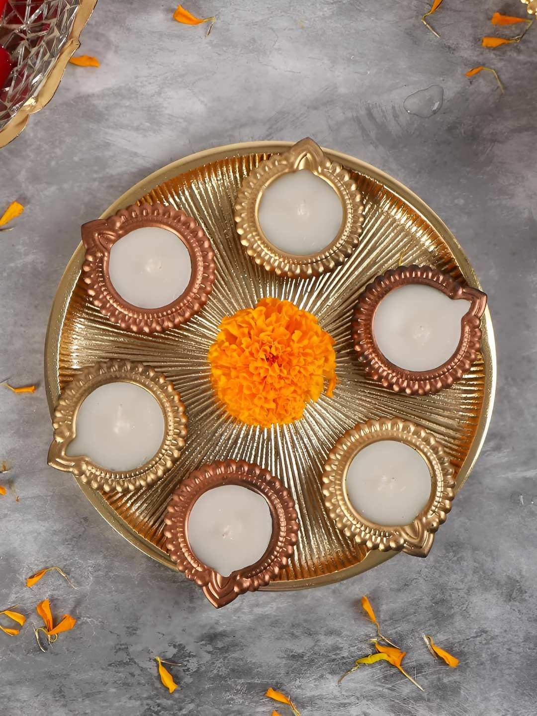 THE HOME CO. Gold Toned & Copper Toned 7 Pieces Aluminium Textured Candle Holder & Diyas
THE HOME CO. Gold Toned & Copper Toned 7 Pieces Aluminium Textured Candle Holder & Diyas