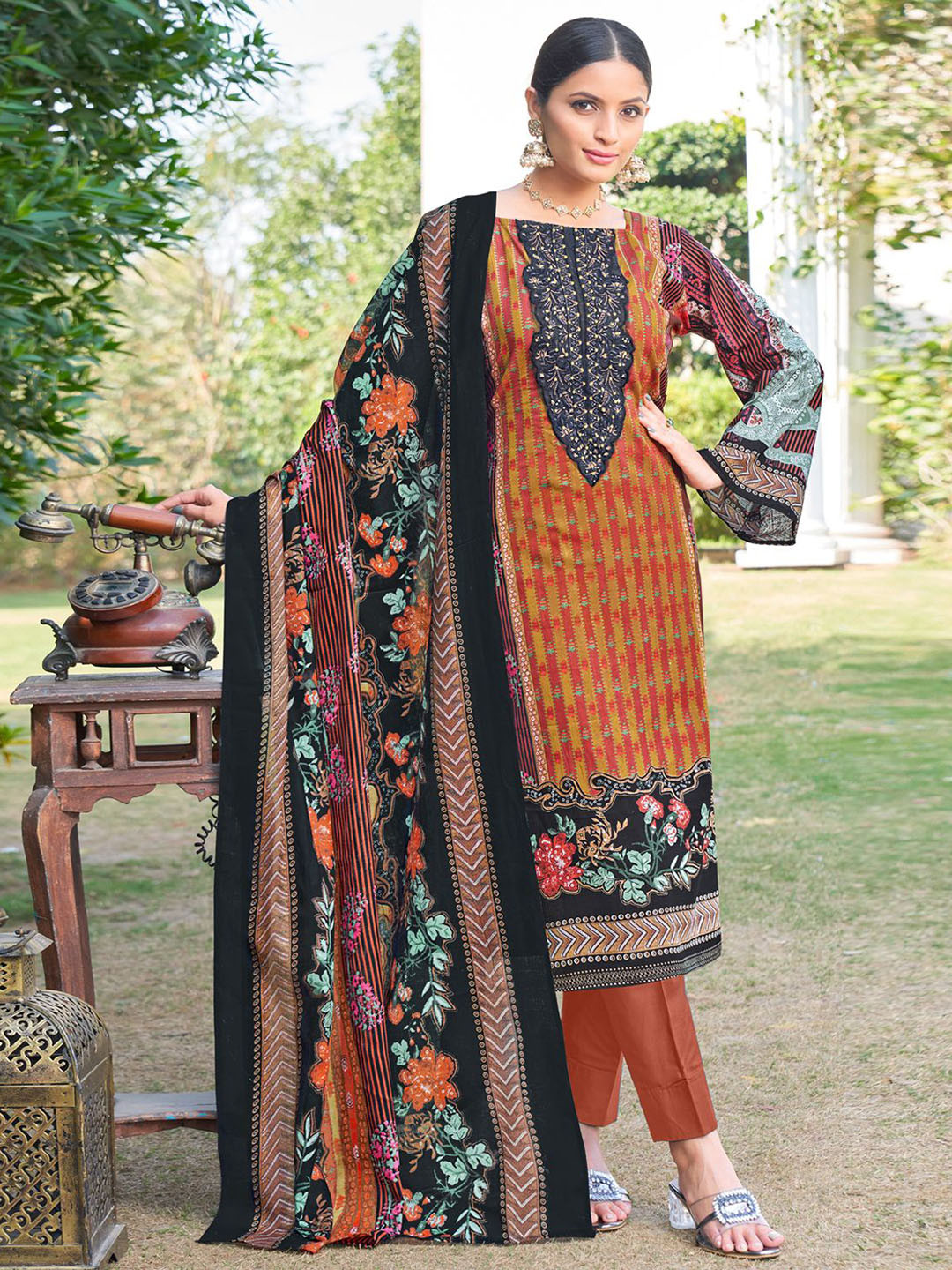 MOJILAA Ethnic Motifs Printed Beads & Stones Pure Cotton Pakistani Style Kurta Set, Orange
MOJILAA Ethnic Motifs Printed Beads & Stones Pure Cotton Pakistani Style Kurta Set, Orange