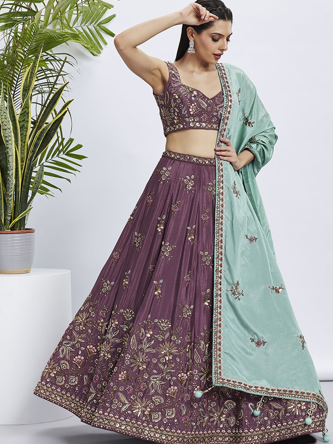 panchhi Embroidered Pure Chiffon Semi Stitched Lehenga & Unstitched Blouse With Dupatta, Rose gold
panchhi Embroidered Pure Chiffon Semi Stitched Lehenga & Unstitched Blouse With Dupatta, Rose gold