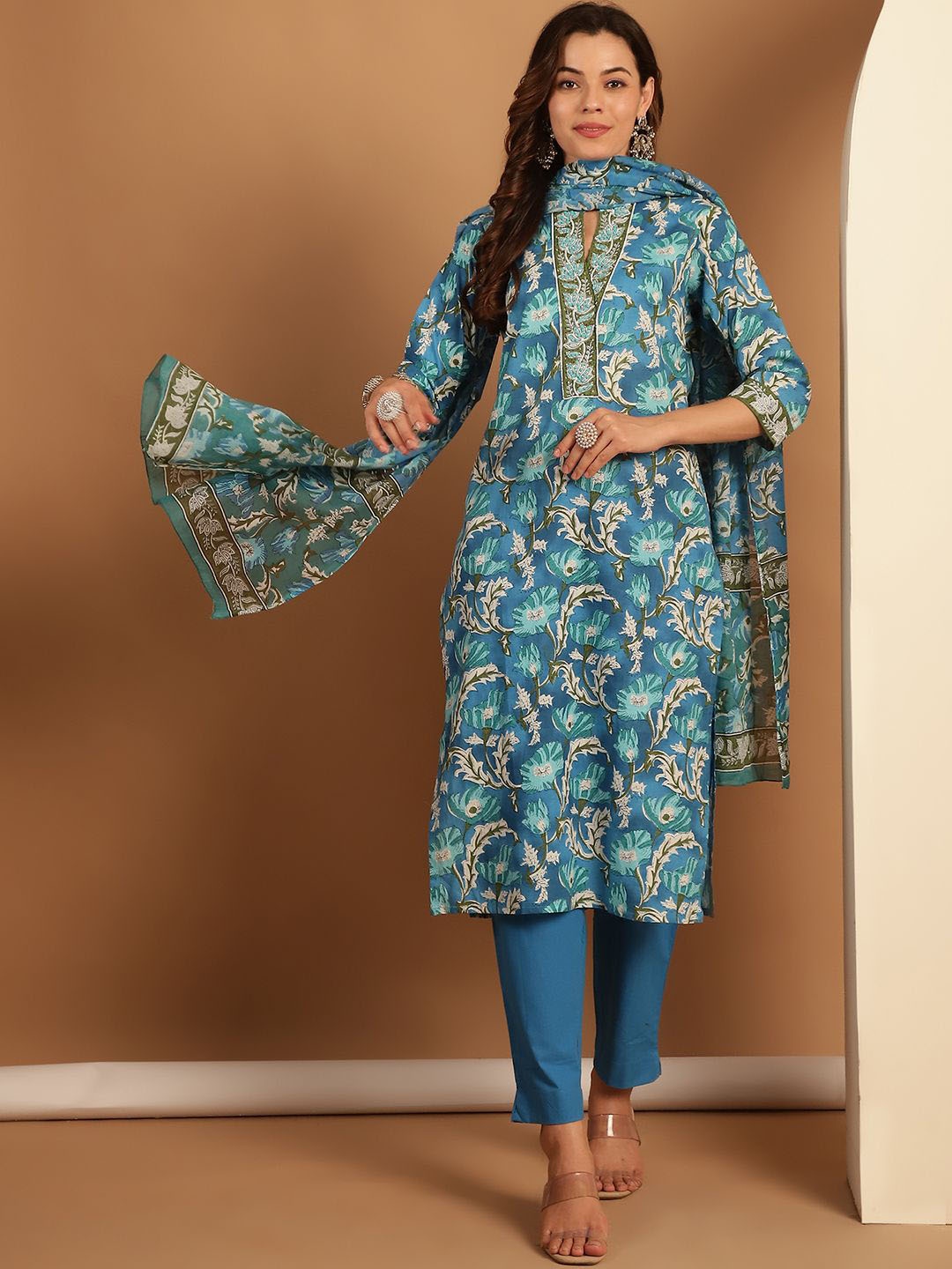 Aawari Floral Printed Mandarin Collar Pure Cotton Straight Kurta With Palazzos & Dupatta, Blue
Aawari Floral Printed Mandarin Collar Pure Cotton Straight Kurta With Palazzos & Dupatta, Blue