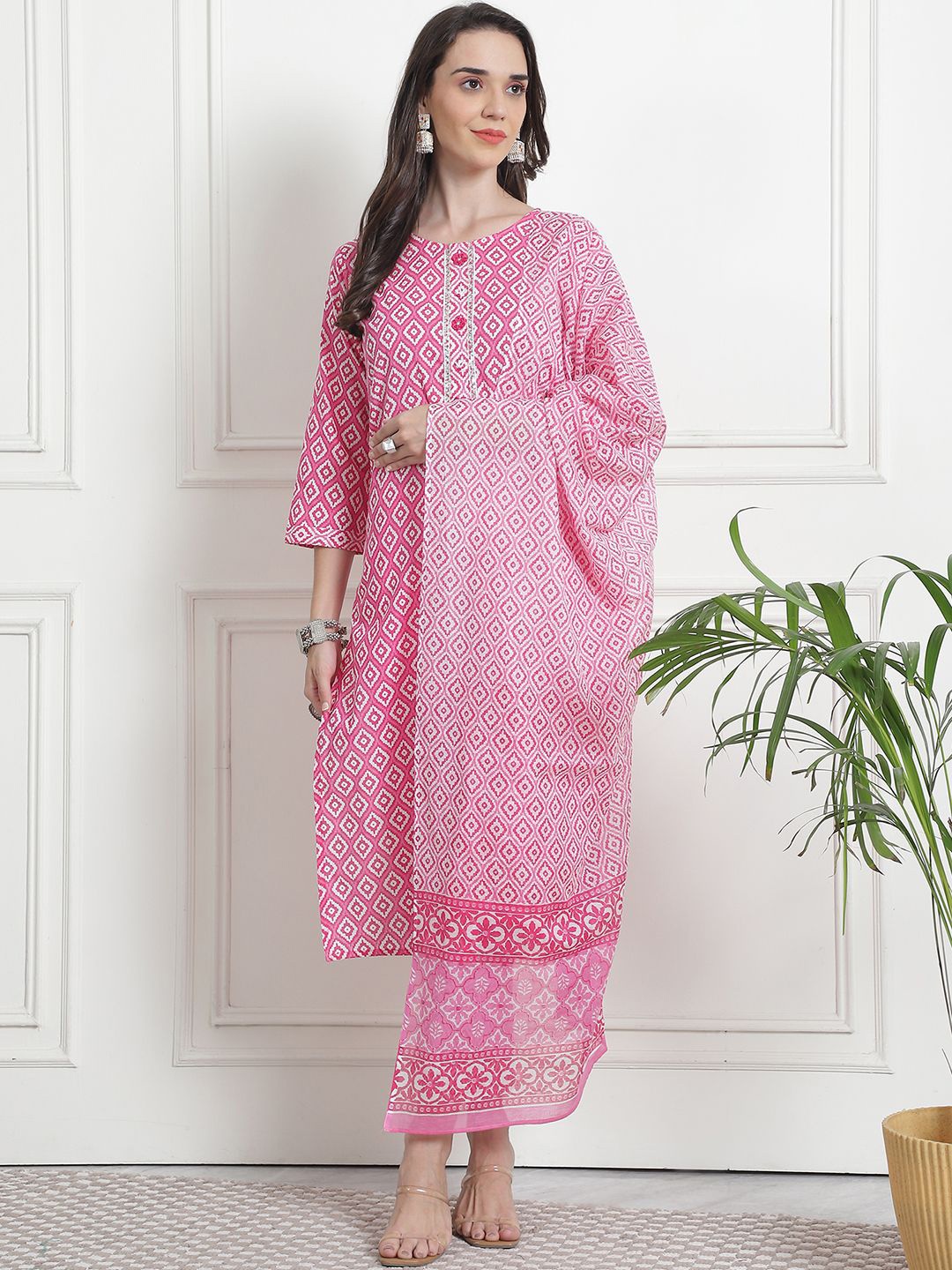 Aawari Floral Printed Round Neck Pure Cotton Straight Kurta With Trousers & Dupatta, Pink
Aawari Floral Printed Round Neck Pure Cotton Straight Kurta With Trousers & Dupatta, Pink