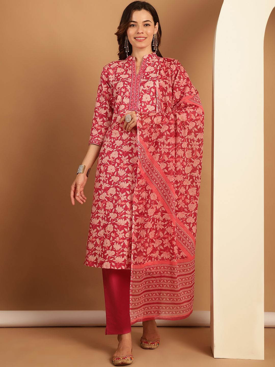 KALINI Floral Printed Regular Pure Cotton Straight Kurta with Trousers & With Dupatta, Red
KALINI Floral Printed Regular Pure Cotton Straight Kurta with Trousers & With Dupatta, Red