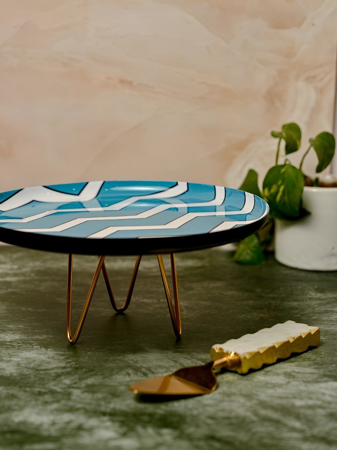 HOMEARTE Blue & White Round Metal Cake Stand With Metal Stand and Server, Turquoise blue
HOMEARTE Blue & White Round Metal Cake Stand With Metal Stand and Server, Turquoise blue