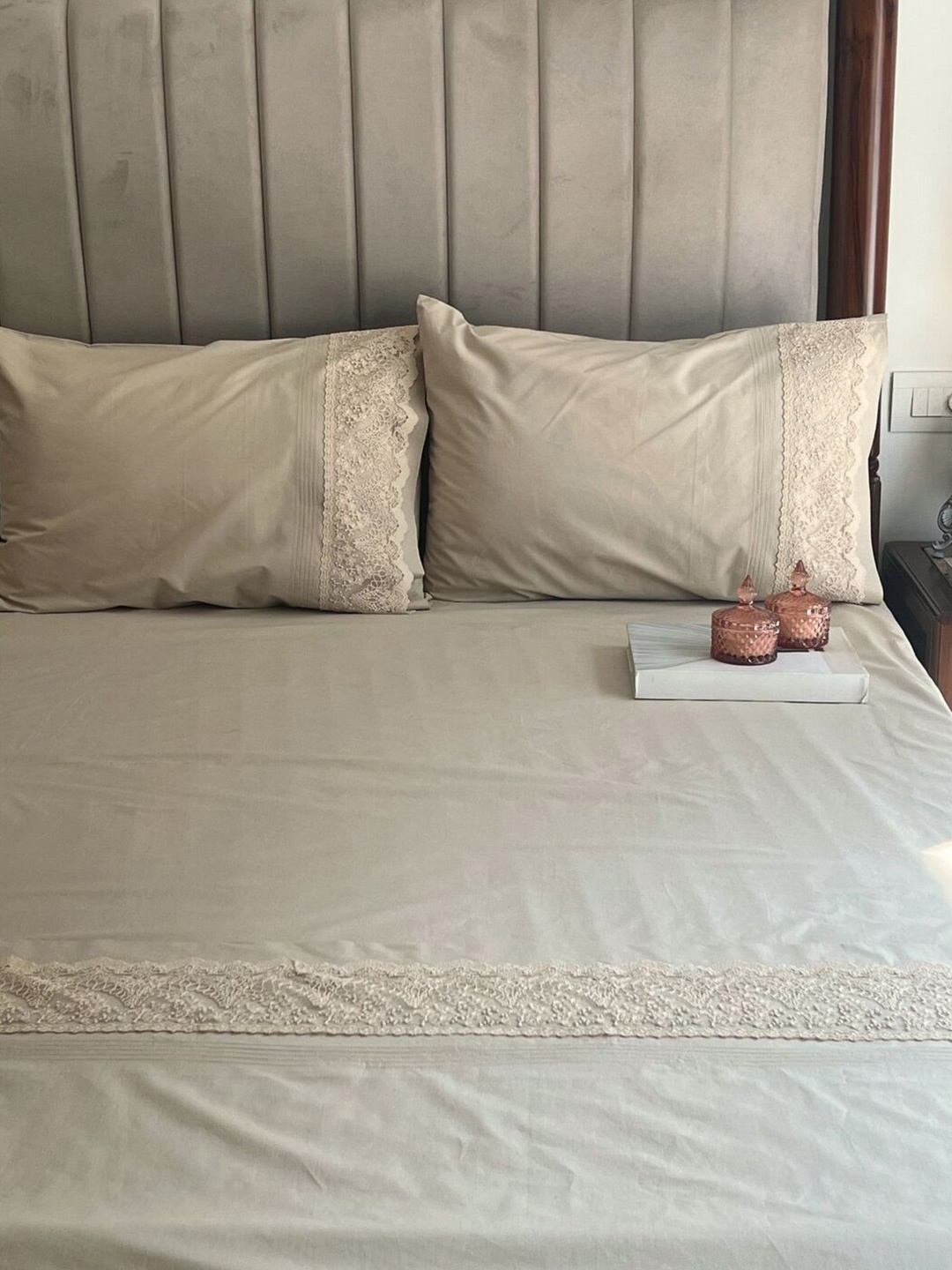 Sadyaska Beige Floral Embroidered 250 TC Cotton Super King Bedsheet With 2 Pillow Covers
Sadyaska Beige Floral Embroidered 250 TC Cotton Super King Bedsheet With 2 Pillow Covers