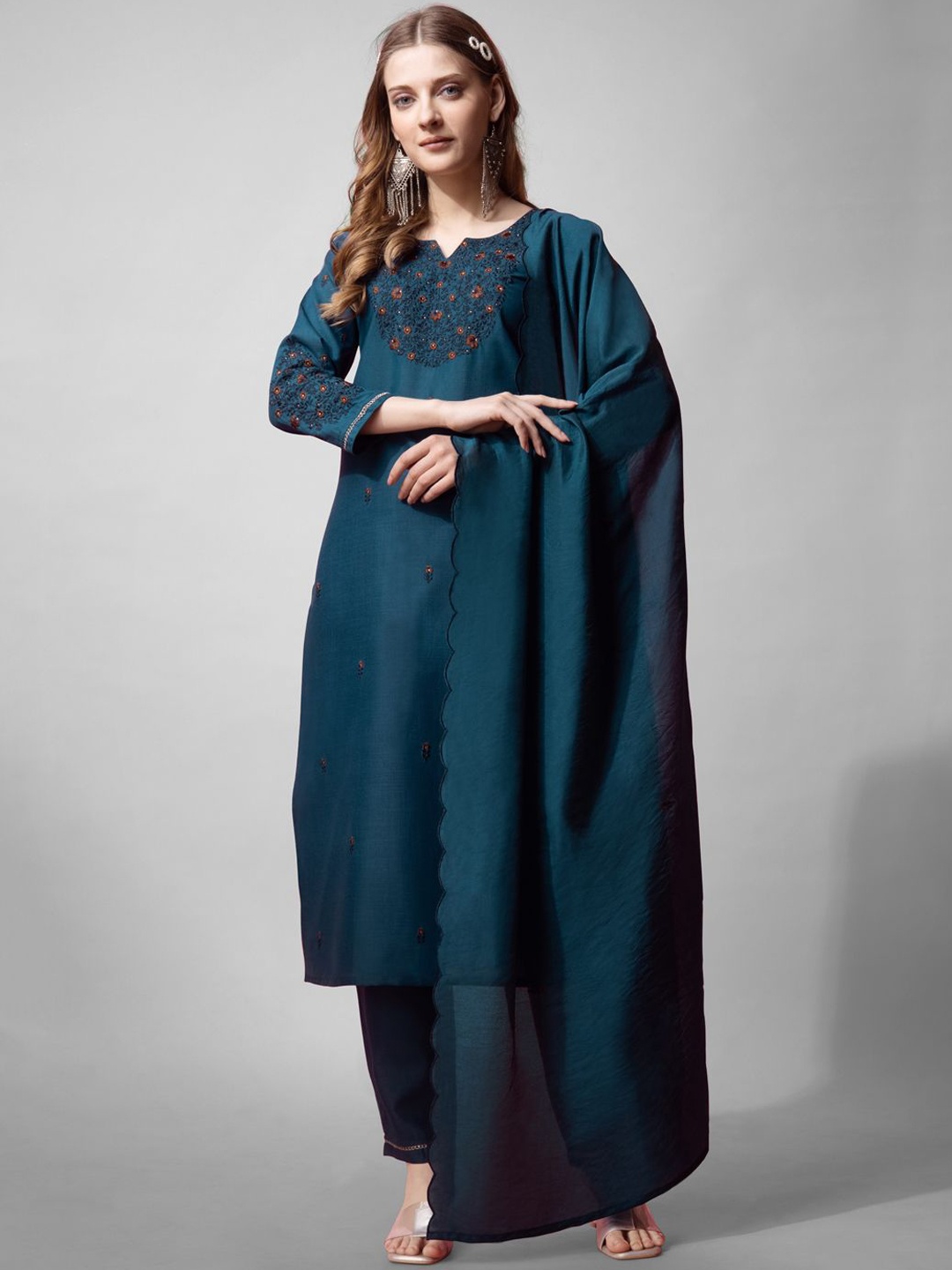 devkison Designer Floral Embroidered Notch Neck Striaght Kurta With Trousers & Dupatta, Blue
devkison Designer Floral Embroidered Notch Neck Striaght Kurta With Trousers & Dupatta, Blue