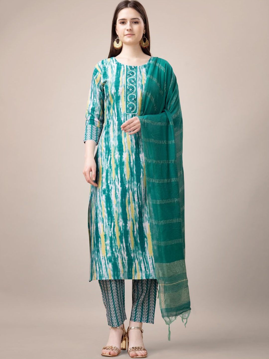 devkison Designer Abstract Printed Thread Work Straight Kurta With Trousers & Dupatta, Green
devkison Designer Abstract Printed Thread Work Straight Kurta With Trousers & Dupatta, Green