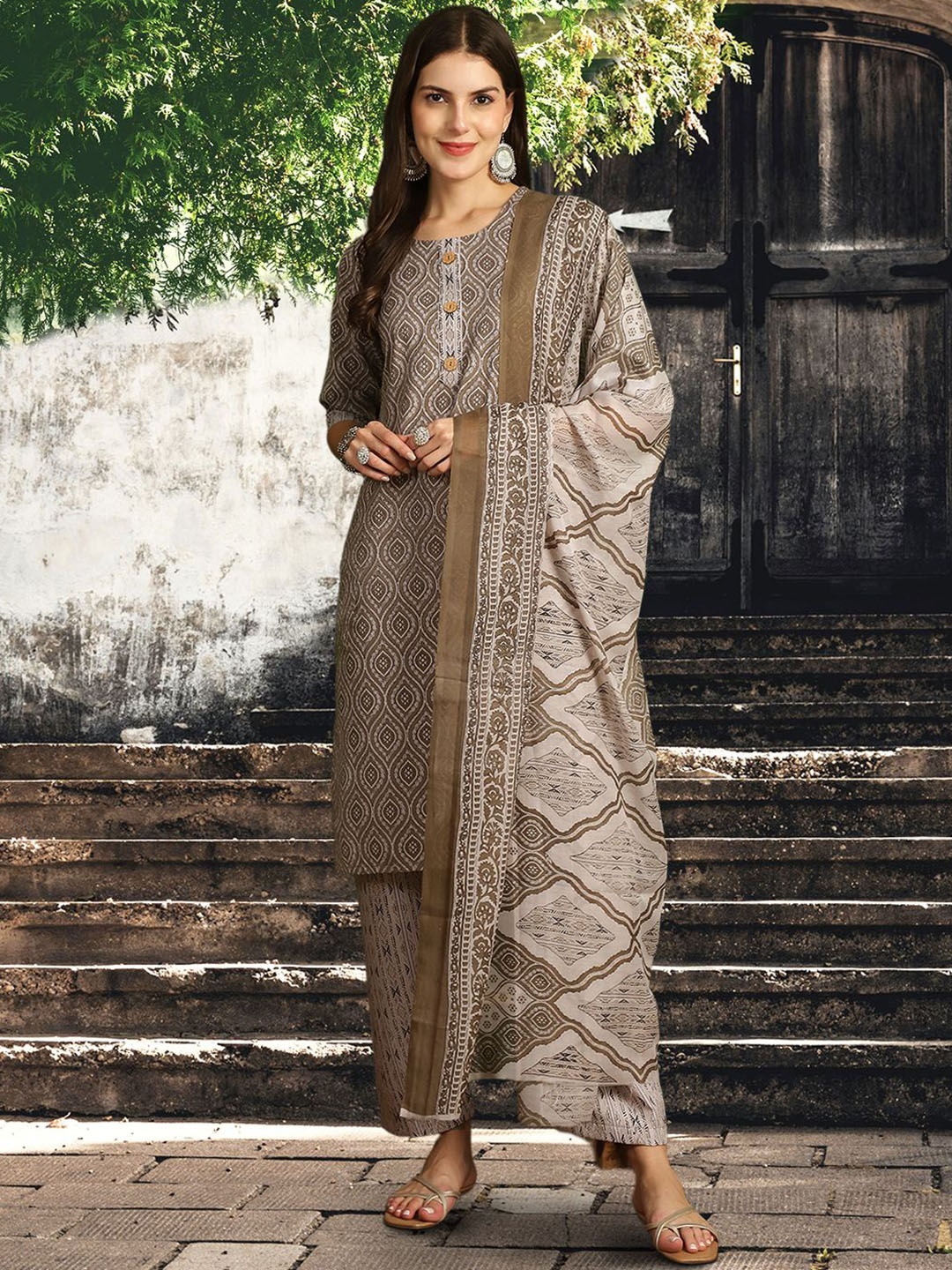7Threads Ethnic Motifs Printed Pure Cotton Straight Kurta With Trouser & Dupatta, Grey melange
7Threads Ethnic Motifs Printed Pure Cotton Straight Kurta With Trouser & Dupatta, Grey melange