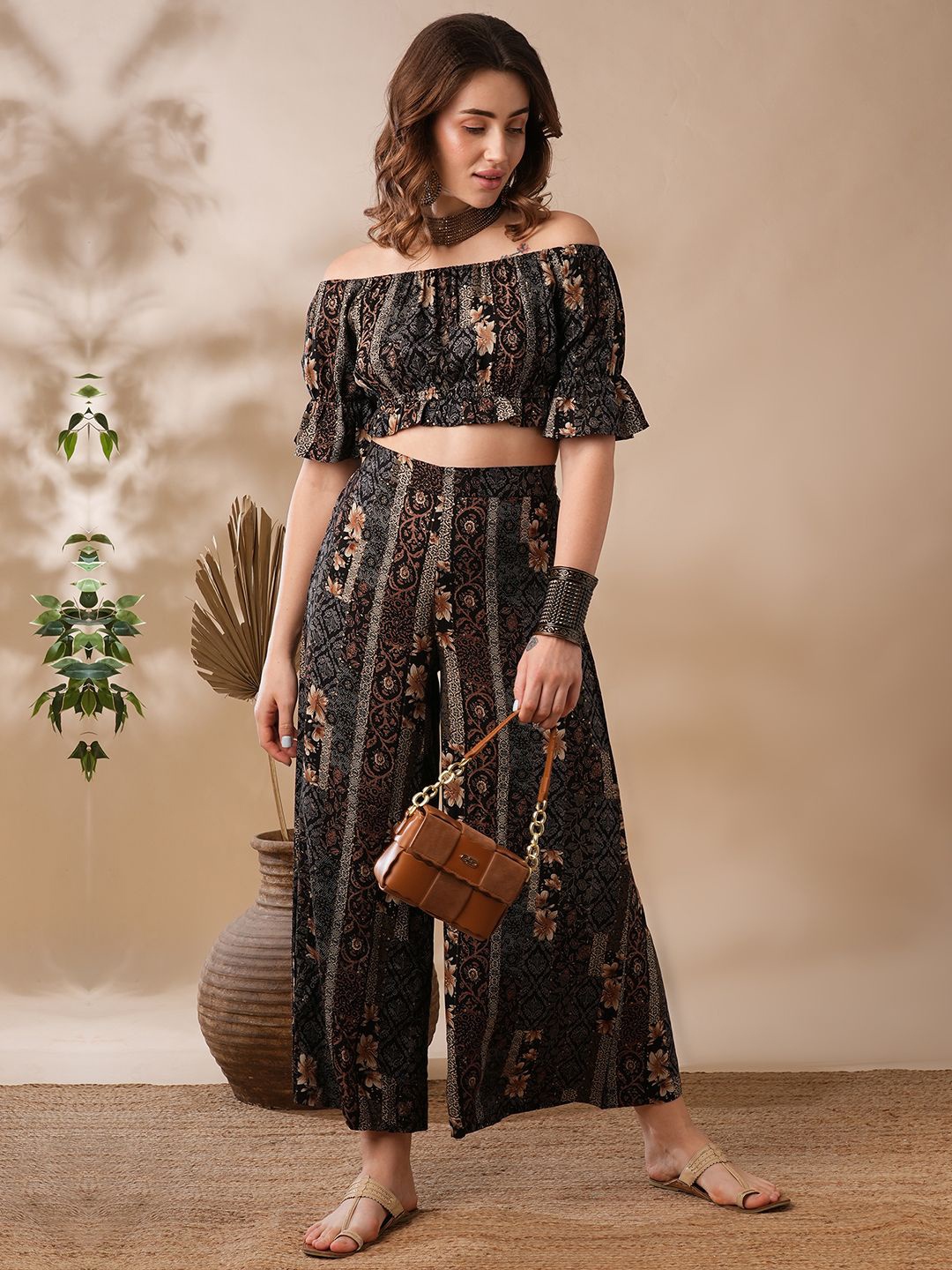 Globus Off-Shoulder Puff Sleeves Floral Printed Crop Top & Palazzos Fusion Co-Ord Set, Black
Globus Off-Shoulder Puff Sleeves Floral Printed Crop Top & Palazzos Fusion Co-Ord Set, Black