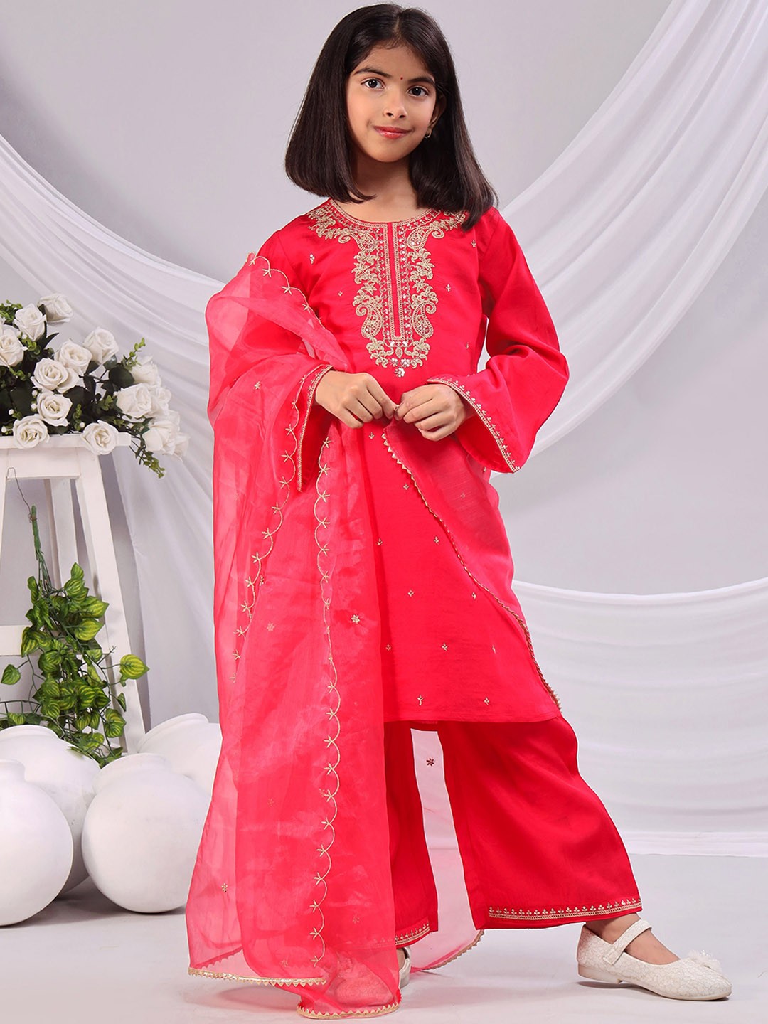 misbis Girls Paisley Embroidered Sequinned Straight Kurta with Palazzos & Dupatta, Red
misbis Girls Paisley Embroidered Sequinned Straight Kurta with Palazzos & Dupatta, Red