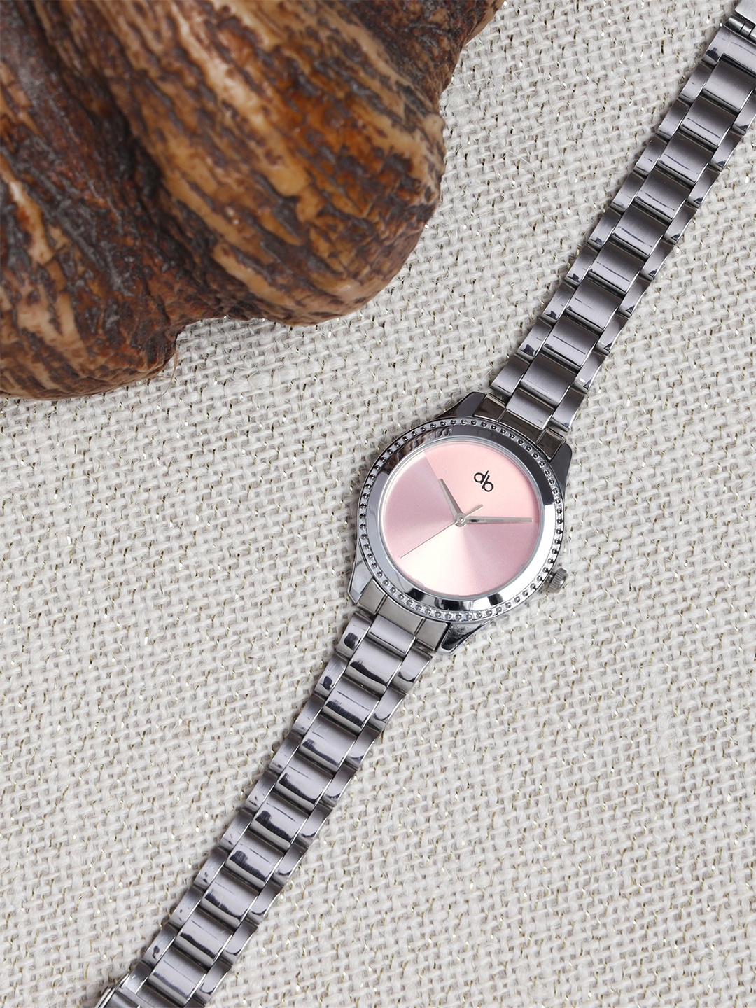 DressBerry Women Brass Embellished Dial & Stainless Steel Bracelet Style Straps Analogue Watch DB102, Pink
DressBerry Women Brass Embellished Dial & Stainless Steel Bracelet Style Straps Analogue Watch DB102, Pink