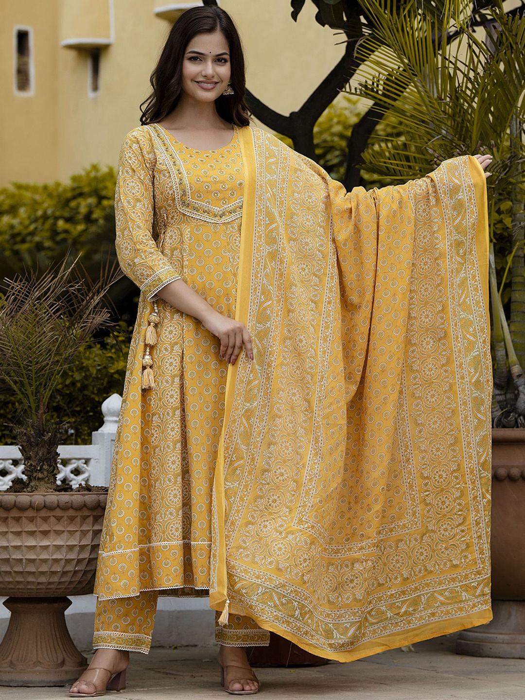 Anouk Floral Printed Aari Work Pure Cotton Anarkali Kurta with Trousers & With Dupatta, Yellow
Anouk Floral Printed Aari Work Pure Cotton Anarkali Kurta with Trousers & With Dupatta, Yellow