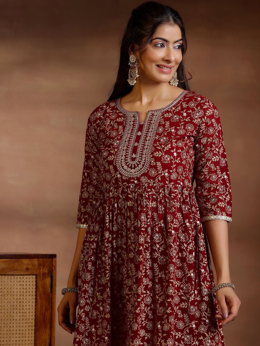 Libas Floral Printed High Slit Sequinned Georgette Straight Kurta With Trousers & Dupatta, Maroon
Libas Floral Printed High Slit Sequinned Georgette Straight Kurta With Trousers & Dupatta, Maroon