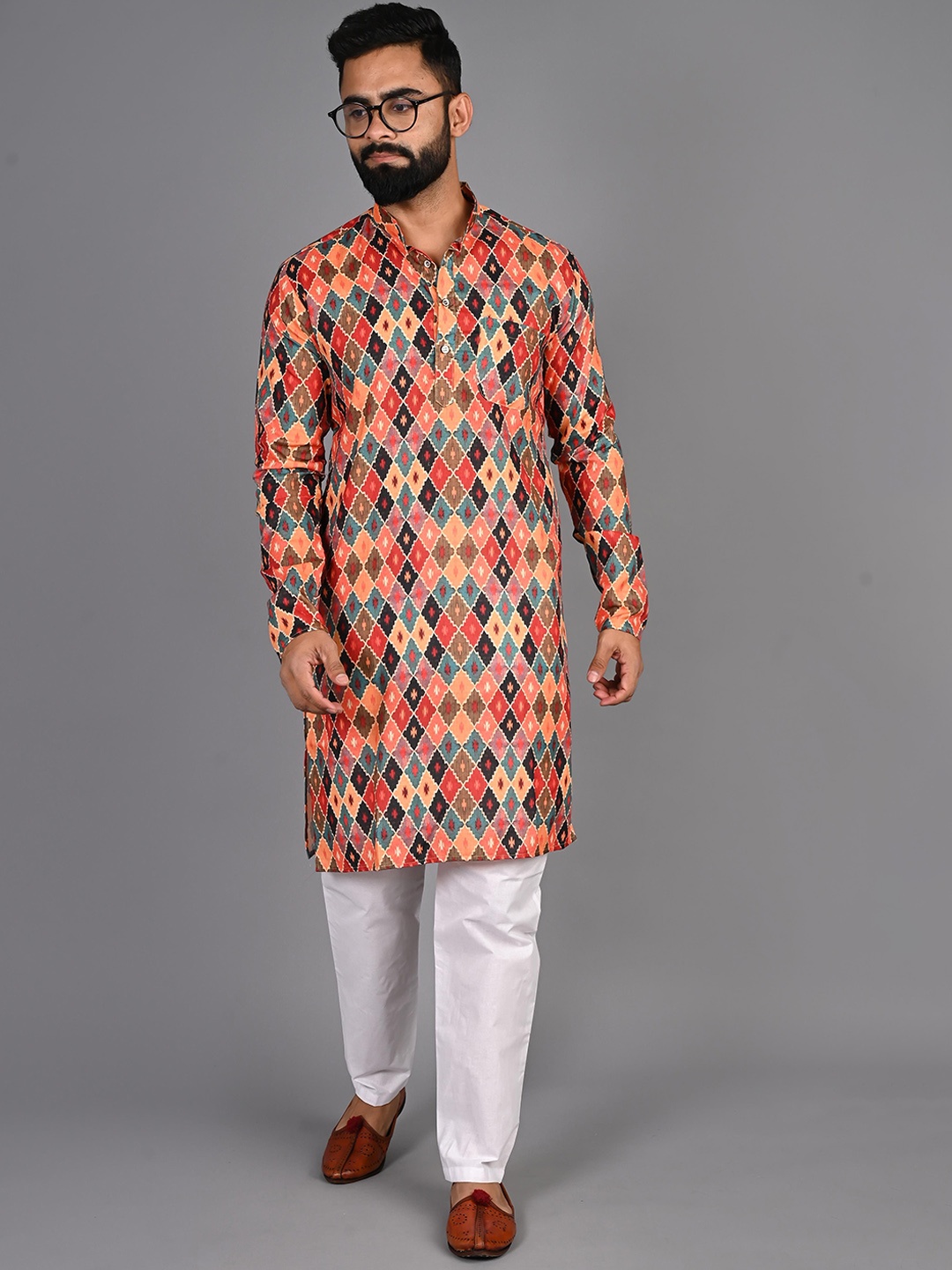 FUBAR Selection Of 2 Printed Mandarin Collar Knitted Weave Pure Cotton Straight Kurtas, Peach
FUBAR Selection Of 2 Printed Mandarin Collar Knitted Weave Pure Cotton Straight Kurtas, Peach