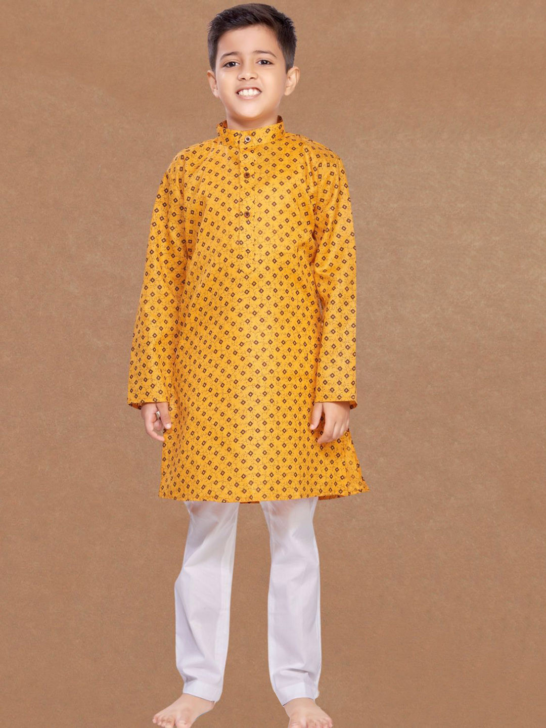 SHIWAM ETHNIX Boys Geometric Printed Long Sleeves Cotton Silk Straight Kurta, Yellow
SHIWAM ETHNIX Boys Geometric Printed Long Sleeves Cotton Silk Straight Kurta, Yellow