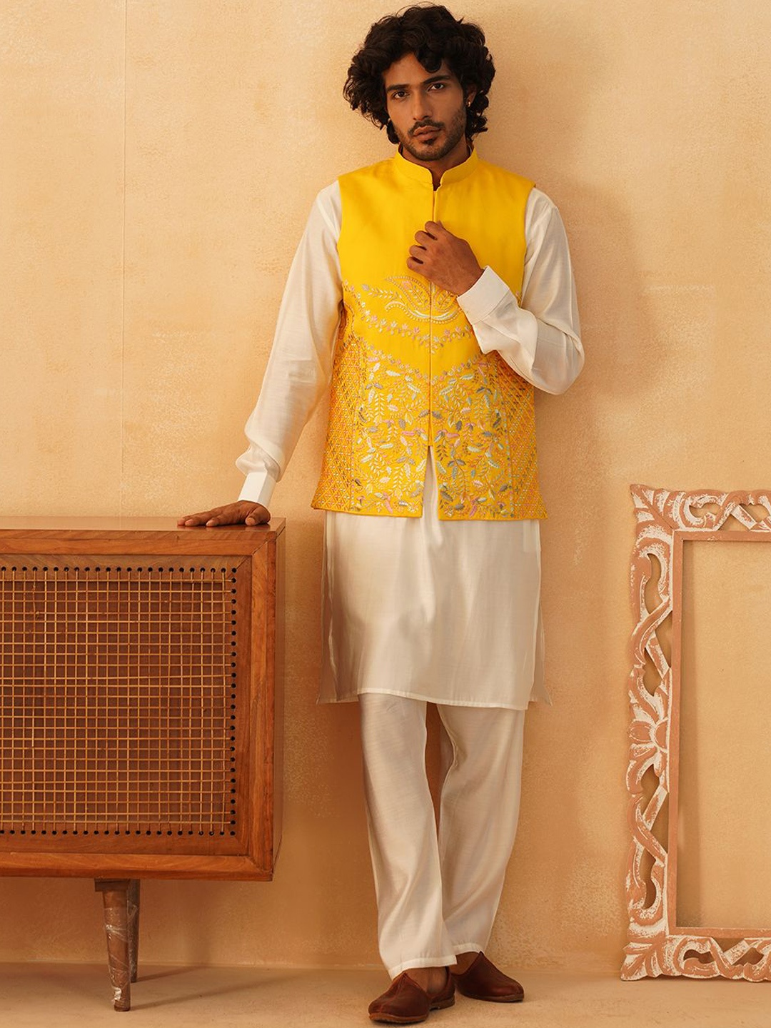 Jompers Mandarin Collar Silk Cotton Kurta with Pyjamas & Embroidered Nehru Jacket, Off white
Jompers Mandarin Collar Silk Cotton Kurta with Pyjamas & Embroidered Nehru Jacket, Off white