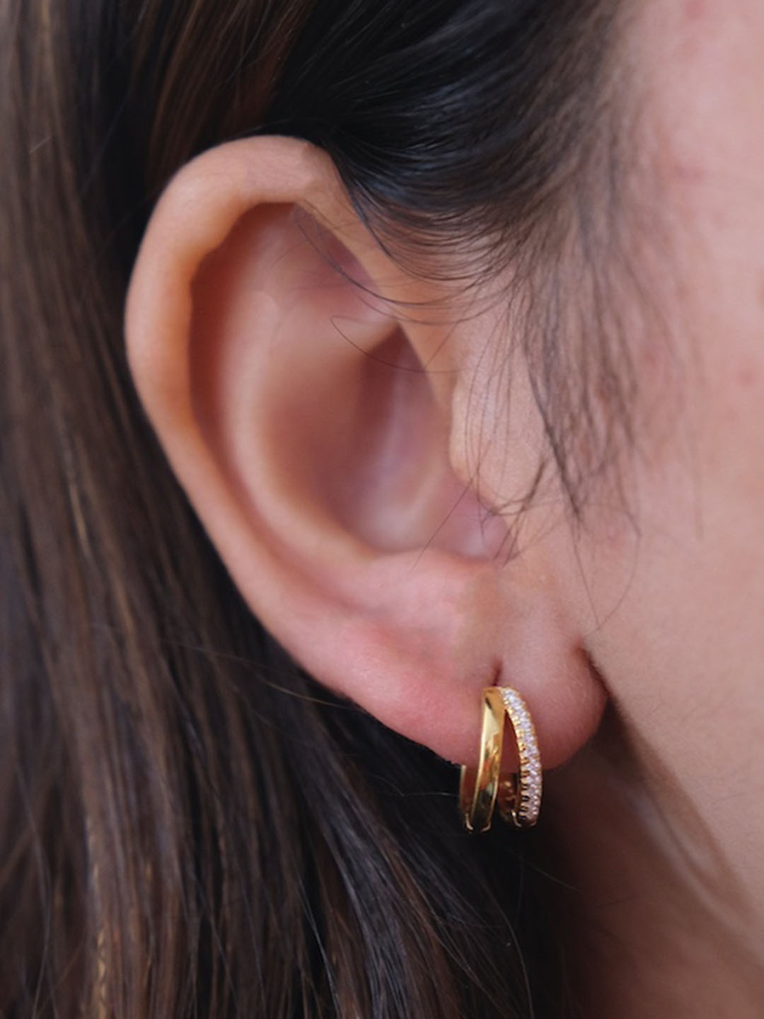 Anushka Jain Jewellery 925 Sterling Silver Gold-Plated CZ Studded Circular Hoop Earrings
Anushka Jain Jewellery 925 Sterling Silver Gold-Plated CZ Studded Circular Hoop Earrings