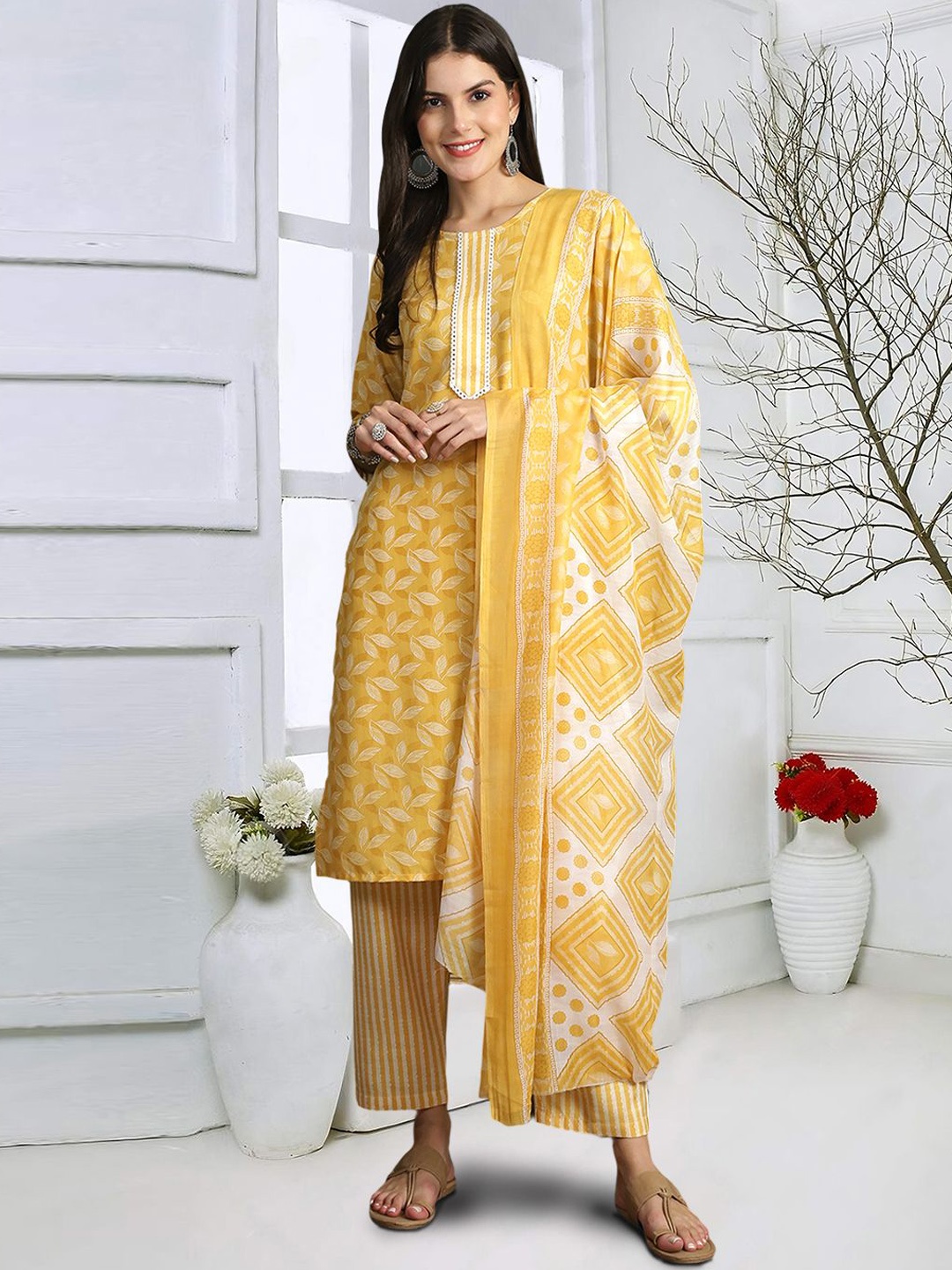 Ethnic basket Floral Printed Pure Cotton Straight Kurta With Trousers & Dupatta, Yellow
Ethnic basket Floral Printed Pure Cotton Straight Kurta With Trousers & Dupatta, Yellow