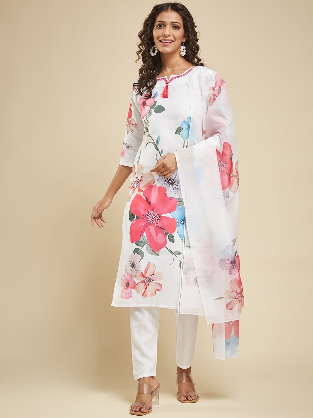 CANIZZARO Floral Printed Notch Neck Pure Cotton Kurta With Trousers & Dupatta, White
CANIZZARO Floral Printed Notch Neck Pure Cotton Kurta With Trousers & Dupatta, White