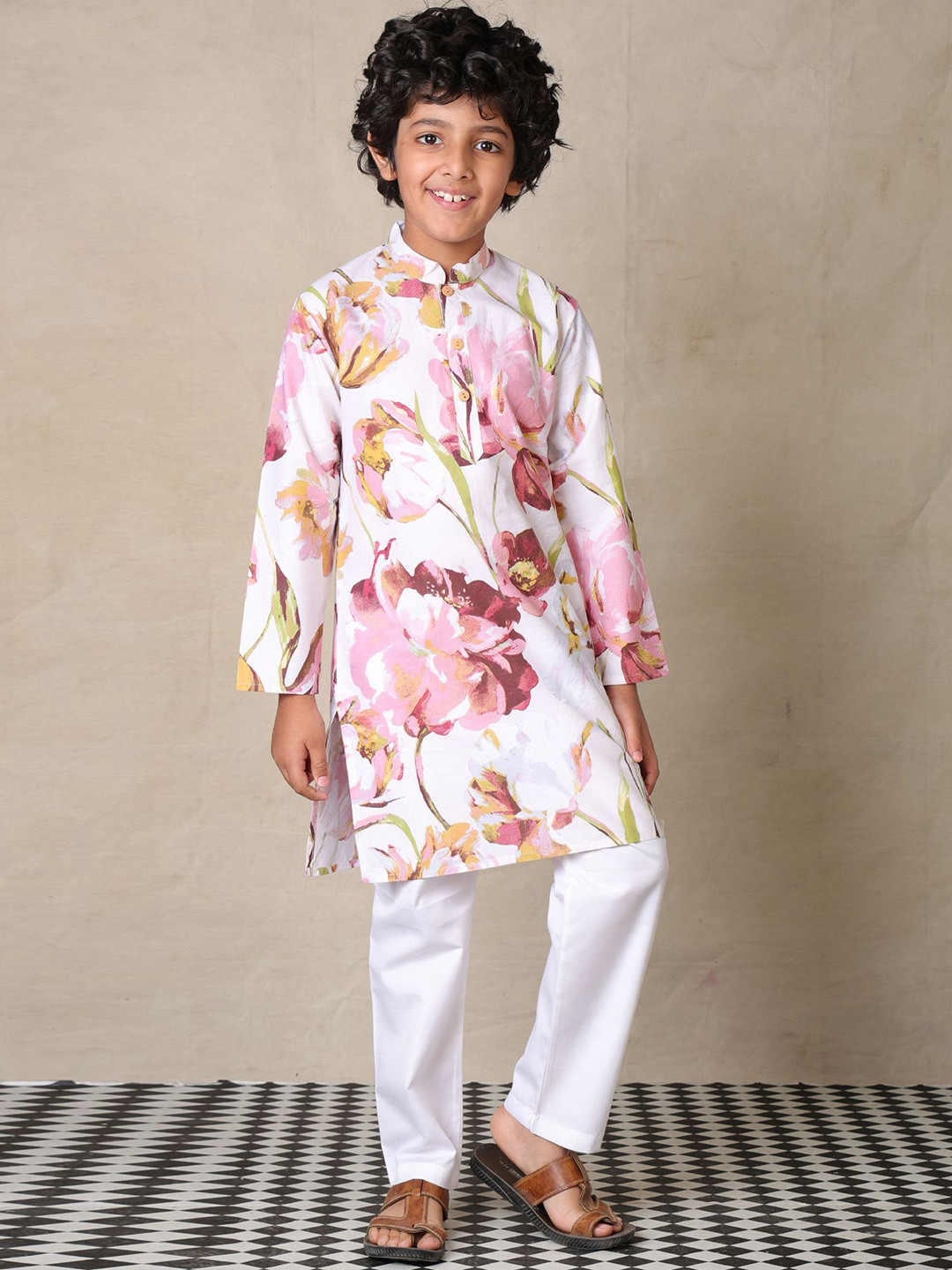 Anthrilo Boys Band Collar Floral Printed Pure Cotton Straight Kurta with Pyjamas, White
Anthrilo Boys Band Collar Floral Printed Pure Cotton Straight Kurta with Pyjamas, White