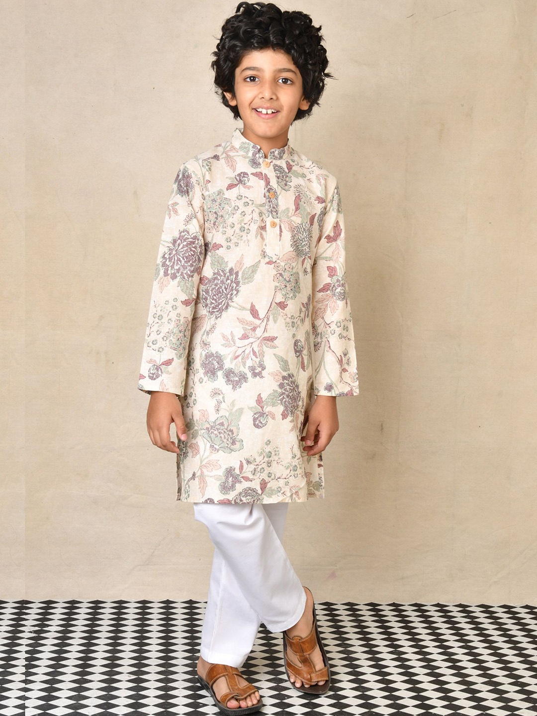 Anthrilo Boys Band Collar Floral Printed Pure Cotton Straight Kurta with Pyjamas, Beige
Anthrilo Boys Band Collar Floral Printed Pure Cotton Straight Kurta with Pyjamas, Beige