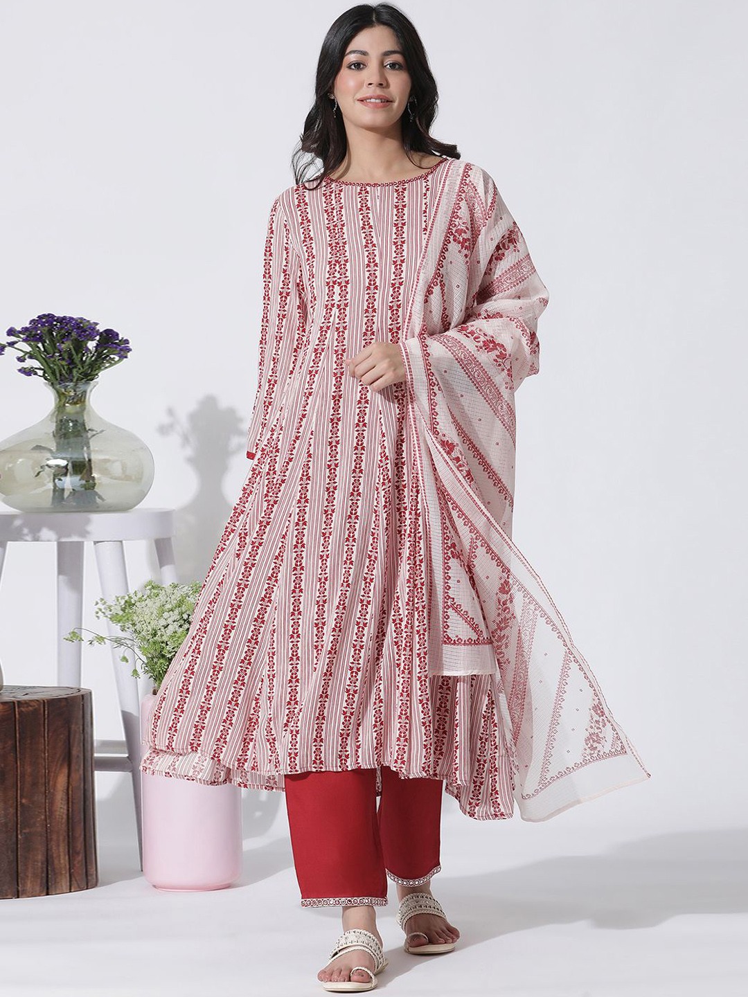 W Floral Printed Regular Mirror Work A-Line Kurta With Trousers & Dupatta, Off white
W Floral Printed Regular Mirror Work A-Line Kurta With Trousers & Dupatta, Off white