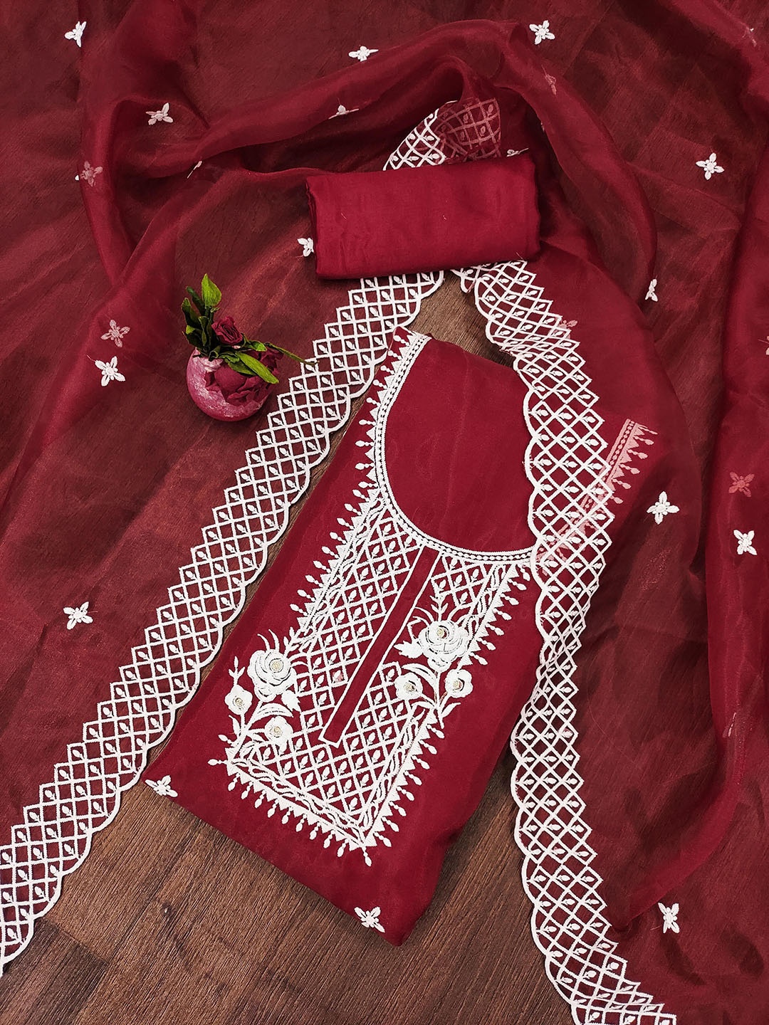 SHADOW & SAINING Floral Embroidered Thread Work Organza Unstitched Dress Material, Rust
SHADOW & SAINING Floral Embroidered Thread Work Organza Unstitched Dress Material, Rust
