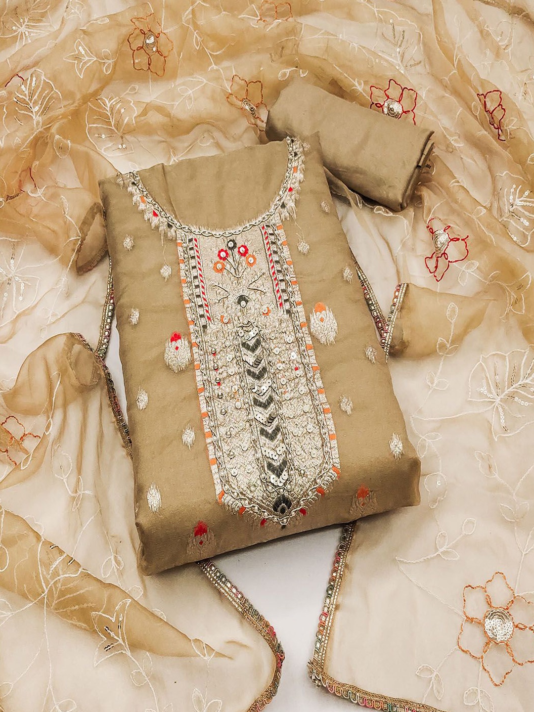 Lilots Ethnic Motifs Woven Design Sequinned Organza Jacquad Unstitched Dress Material, Beige
Lilots Ethnic Motifs Woven Design Sequinned Organza Jacquad Unstitched Dress Material, Beige