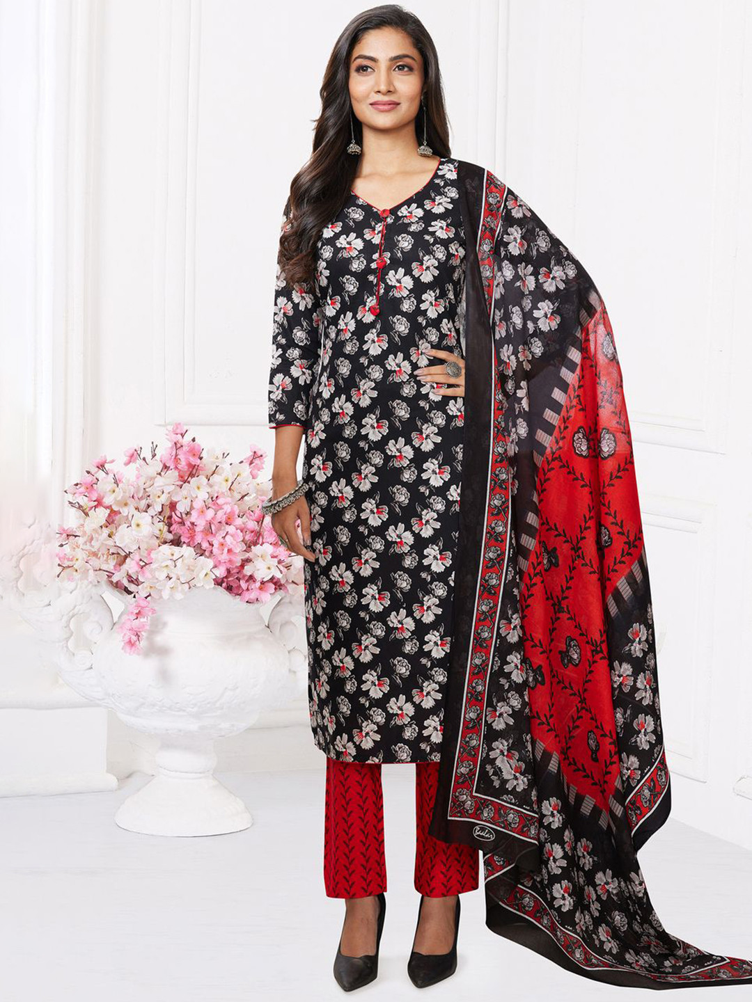 MIRAAN Floral Printed Pure Cotton Kurta with Trousers & Dupatta, Black 
MIRAAN Floral Printed Pure Cotton Kurta with Trousers & Dupatta, Black