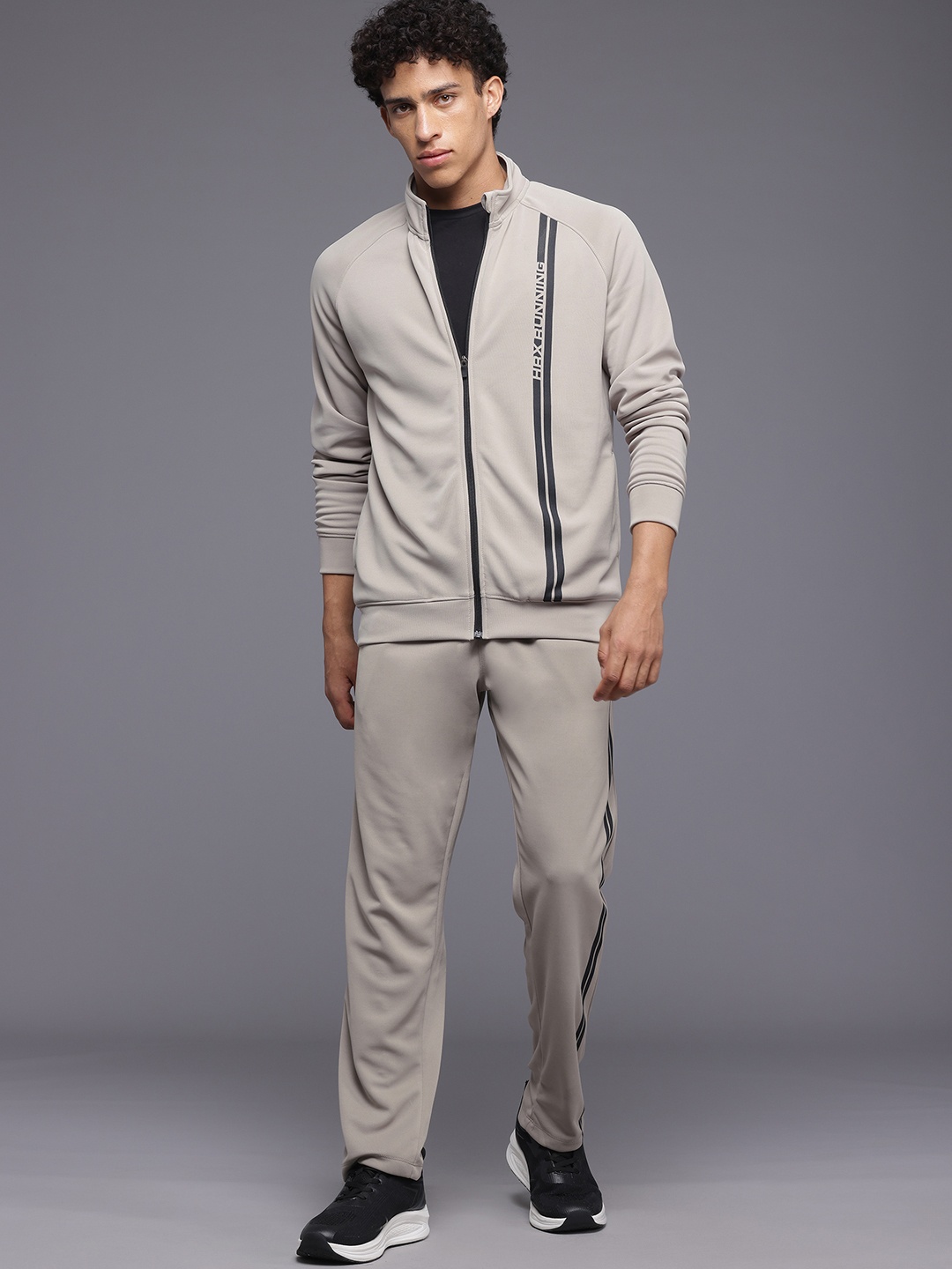 HRX by Hrithik Roshan Striped Detail Rapid-Dry Running Zip-Up Tracksuit, Green
HRX by Hrithik Roshan Striped Detail Rapid-Dry Running Zip-Up Tracksuit, Green
