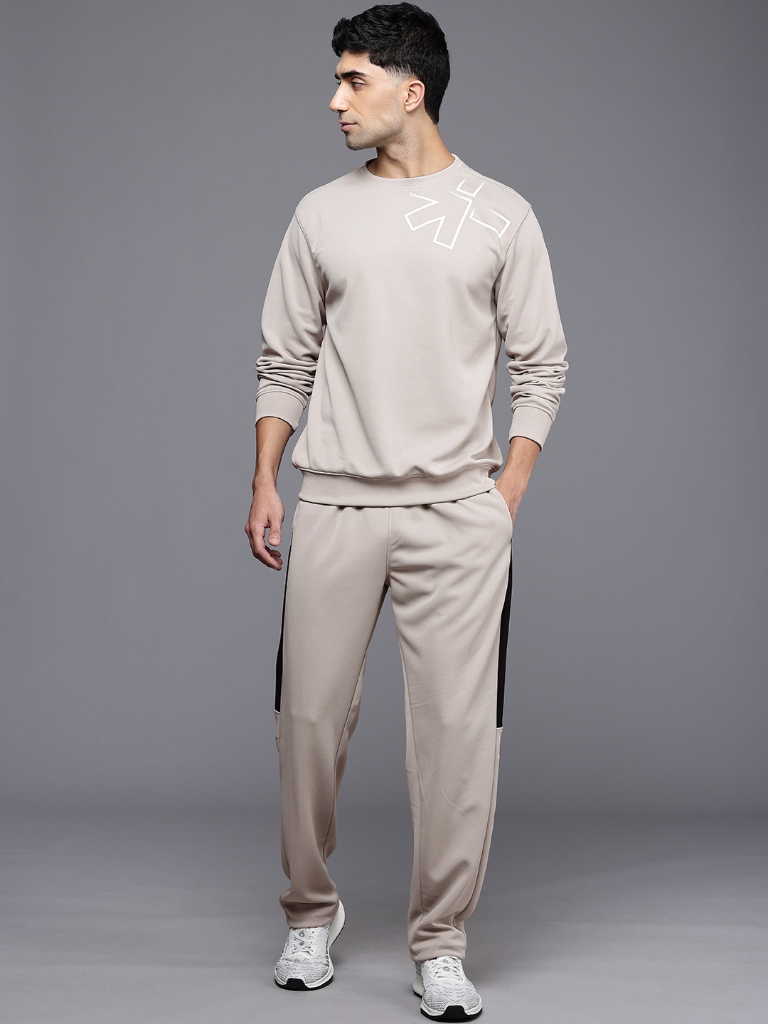 HRX by Hrithik Roshan TRAILTRACERS Rapid Dry & Antimicrobial Finish Running Tracksuits, Grey
HRX by Hrithik Roshan TRAILTRACERS Rapid Dry & Antimicrobial Finish Running Tracksuits, Grey