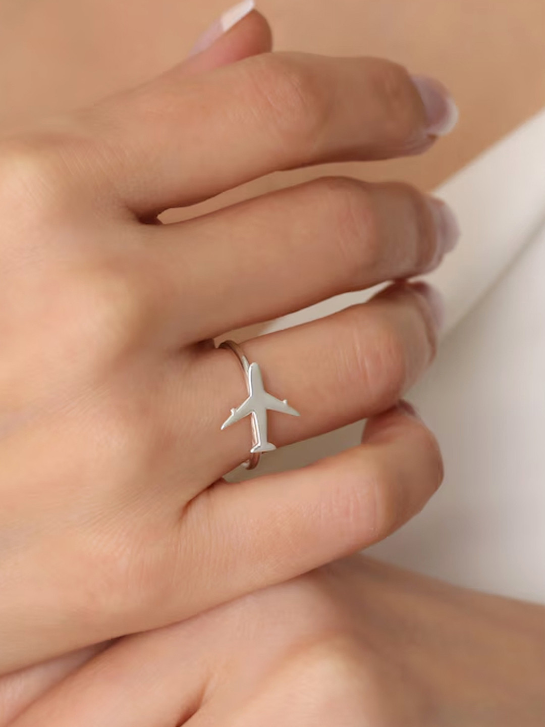 Goldnera 925 Sterling Silver Plated Finger Ring
Goldnera 925 Sterling Silver Plated Finger Ring