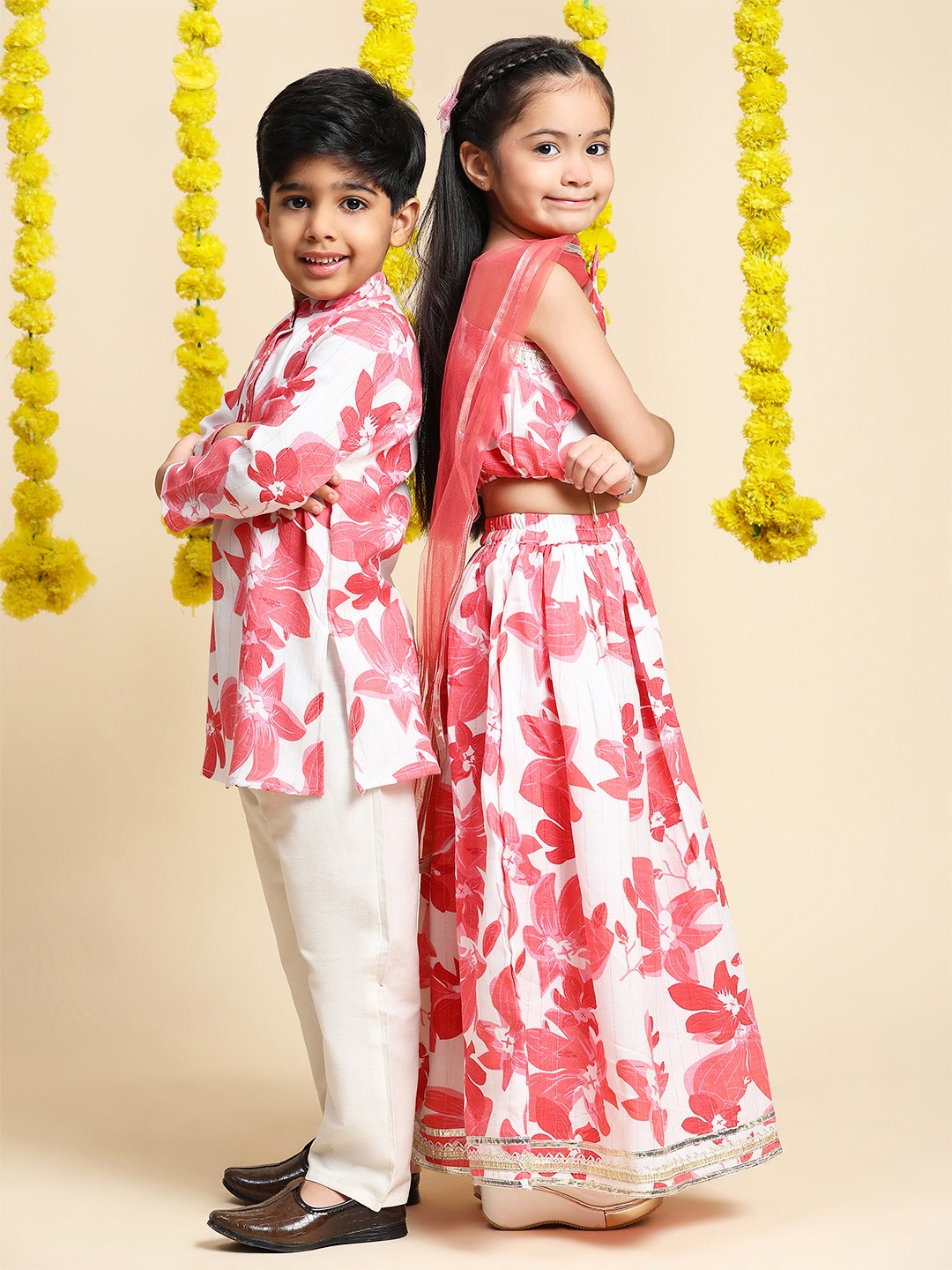 Cutiekins Girls Printed Ready to Wear Cotton Lehenga & Blouse With Dupatta, Off white
Cutiekins Girls Printed Ready to Wear Cotton Lehenga & Blouse With Dupatta, Off white