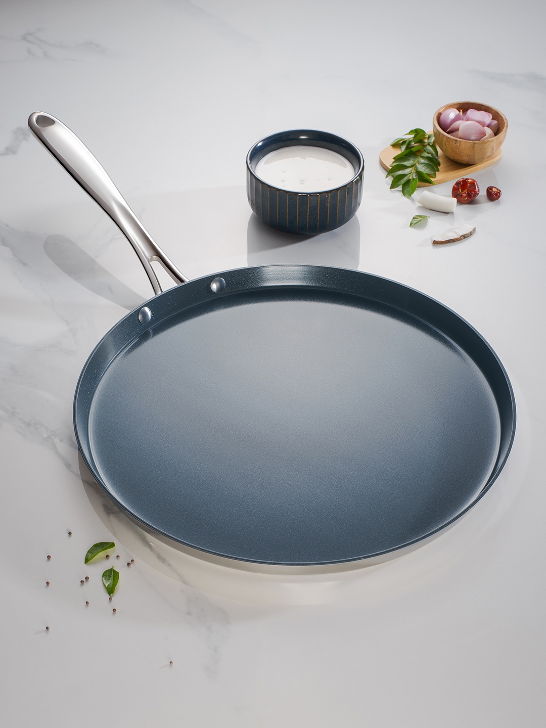 Tramontina Fusao Non Toxic Stainless Steel Ceramic Triply Stay Cool Handle Dosa Tawa 28cm, Silver
Tramontina Fusao Non Toxic Stainless Steel Ceramic Triply Stay Cool Handle Dosa Tawa 28cm, Silver