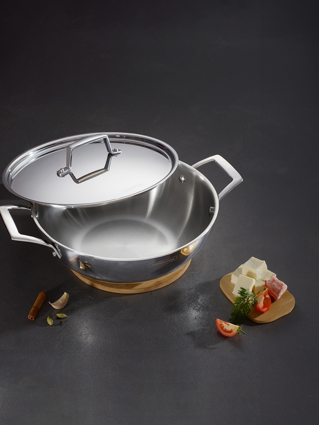 Tramontina Aeion Non Toxic Stainless Steel Triply Induction Base Kadai with lid 20cm, Silver
Tramontina Aeion Non Toxic Stainless Steel Triply Induction Base Kadai with lid 20cm, Silver