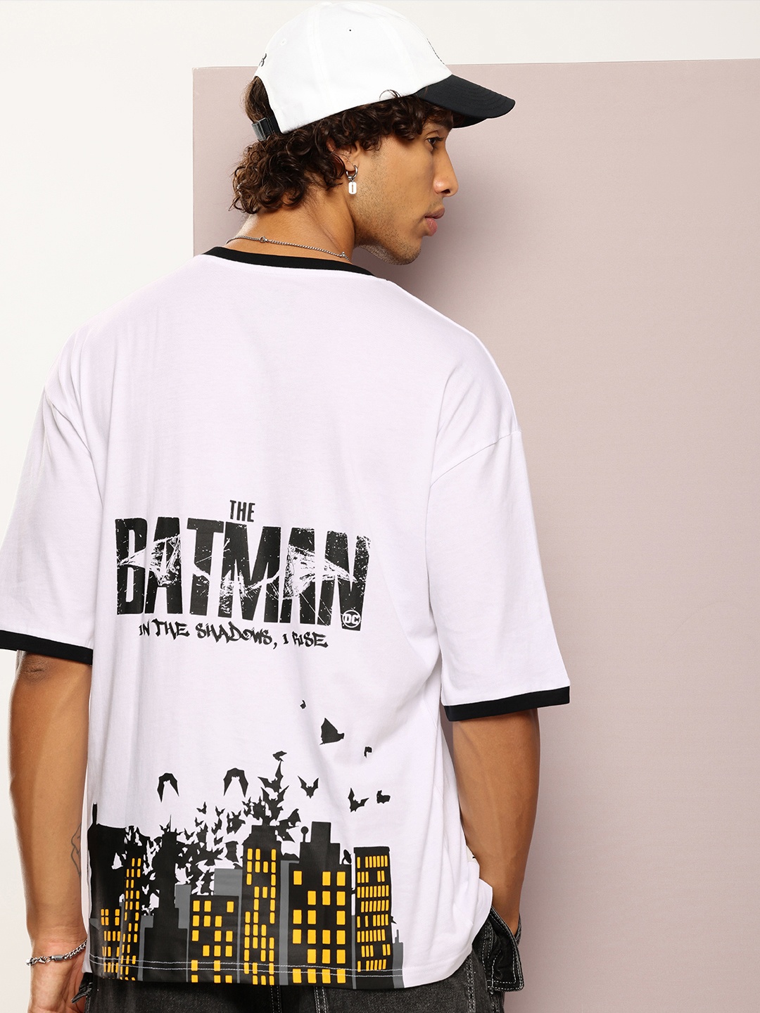 Kook N Keech Men Batman Printed Drop-Shoulder Sleeves Oversized Pure Cotton T-shirt, White
Kook N Keech Men Batman Printed Drop-Shoulder Sleeves Oversized Pure Cotton T-shirt, White