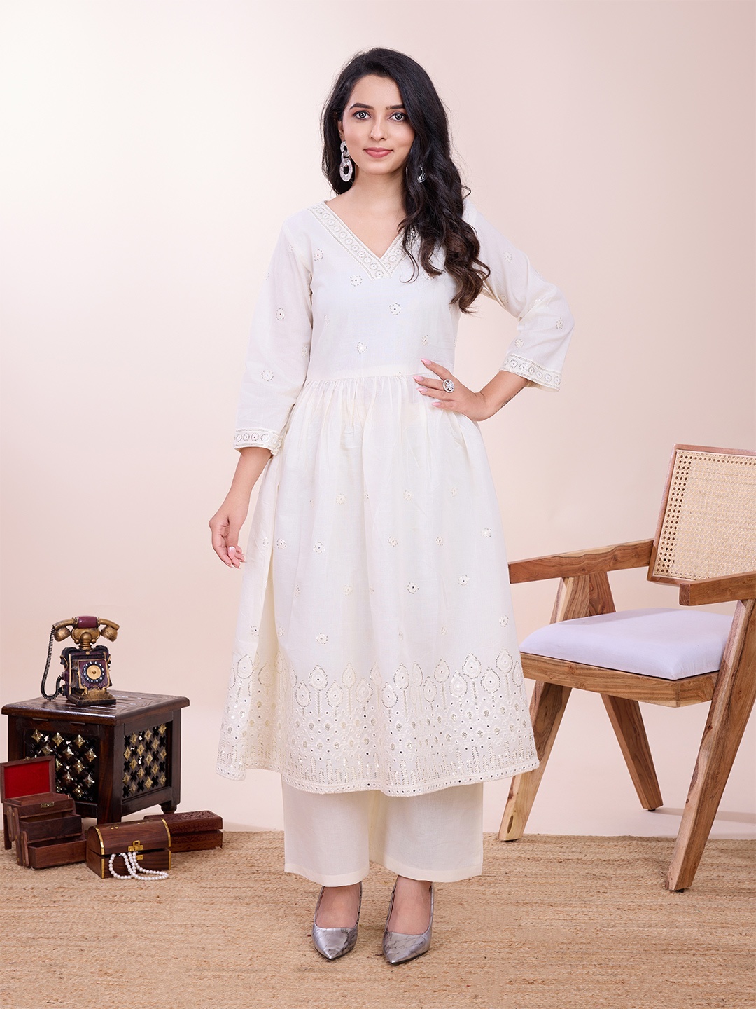 House of Pataudi Ethnic Motifs Embroidered Pure Cotton A-Line Sequinned Kurta Sets, Off white
House of Pataudi Ethnic Motifs Embroidered Pure Cotton A-Line Sequinned Kurta Sets, Off white