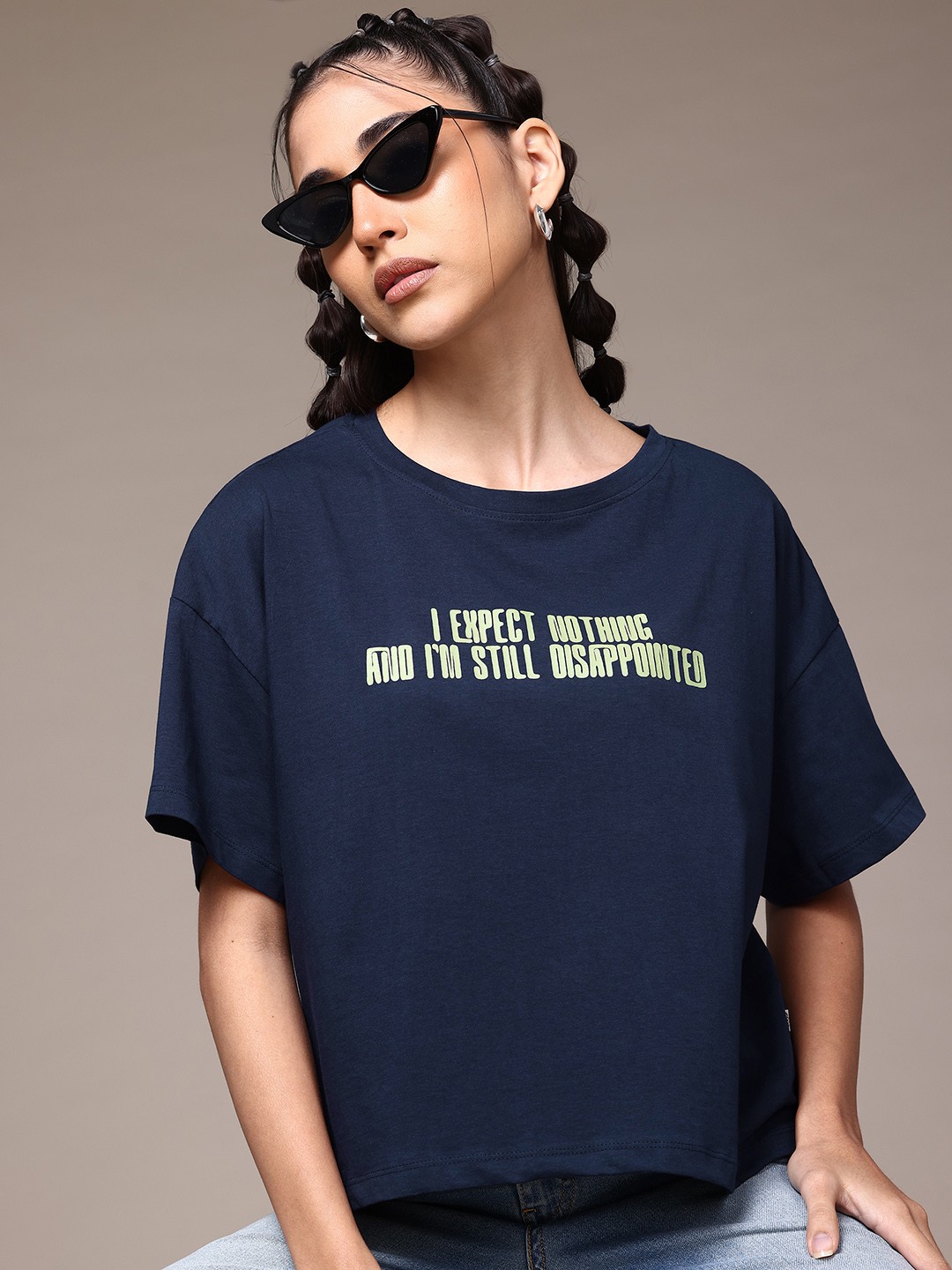 The Roadster Lifestyle Co. Printed Drop-Shoulder Sleeves Pure Cotton Boxy T-shirt, Navy blue
The Roadster Lifestyle Co. Printed Drop-Shoulder Sleeves Pure Cotton Boxy T-shirt, Navy blue