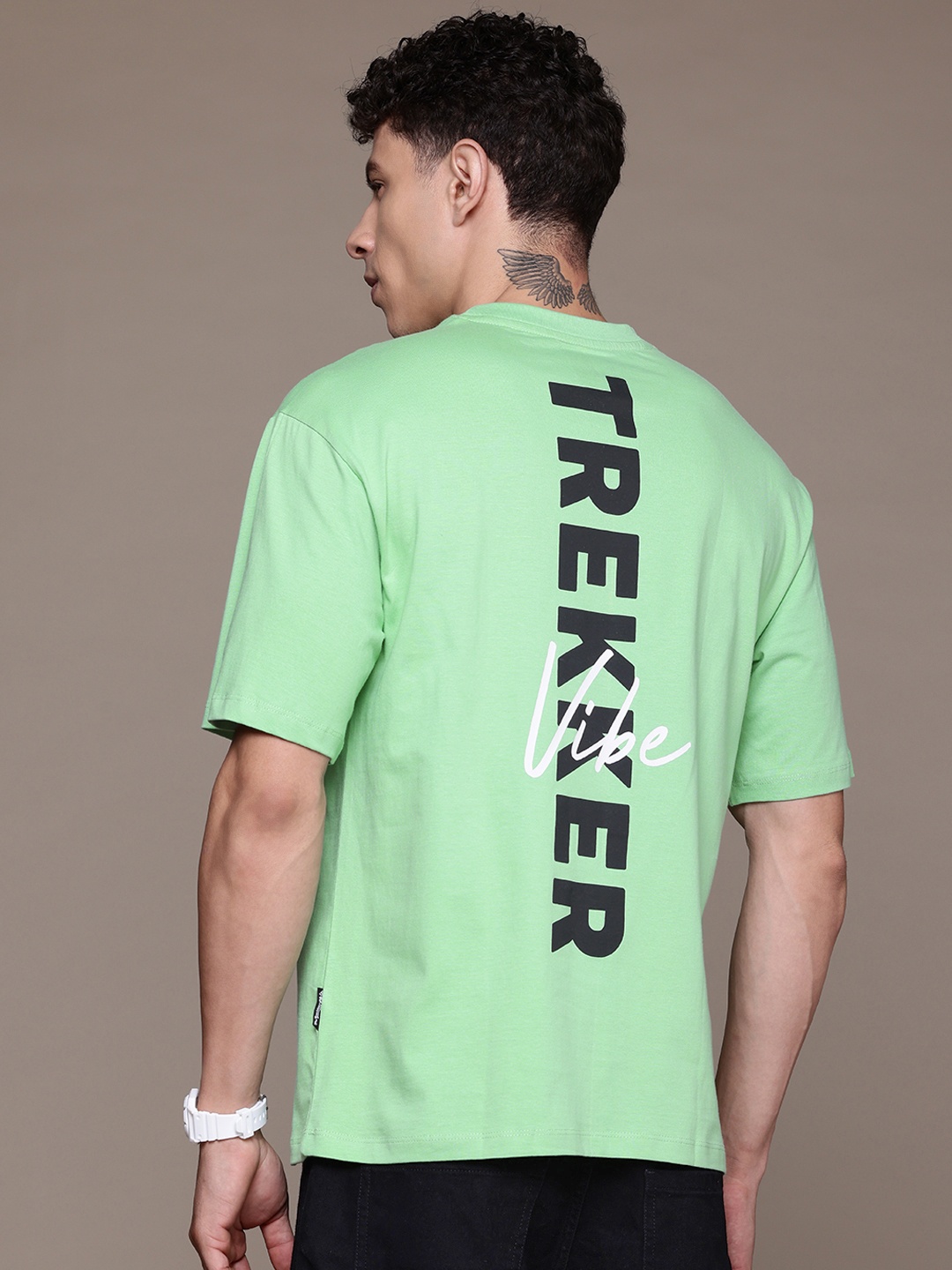 The Roadster Lifestyle Co. Typography Printed Drop-Shoulder Sleeves Pure Cotton T-shirt, Green
The Roadster Lifestyle Co. Typography Printed Drop-Shoulder Sleeves Pure Cotton T-shirt, Green