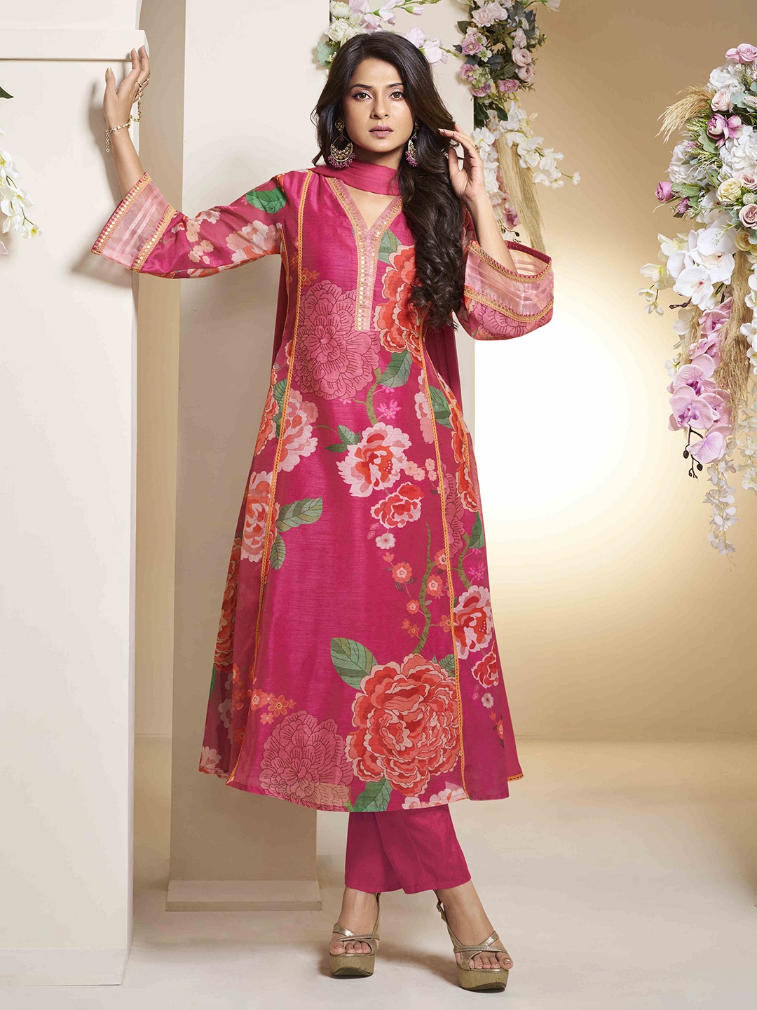Bhama Couture Jennifer Winget Printed Chanderi Silk Anarkali Kurta With Palazzos & Dupatta, Pink
Bhama Couture Jennifer Winget Printed Chanderi Silk Anarkali Kurta With Palazzos & Dupatta, Pink