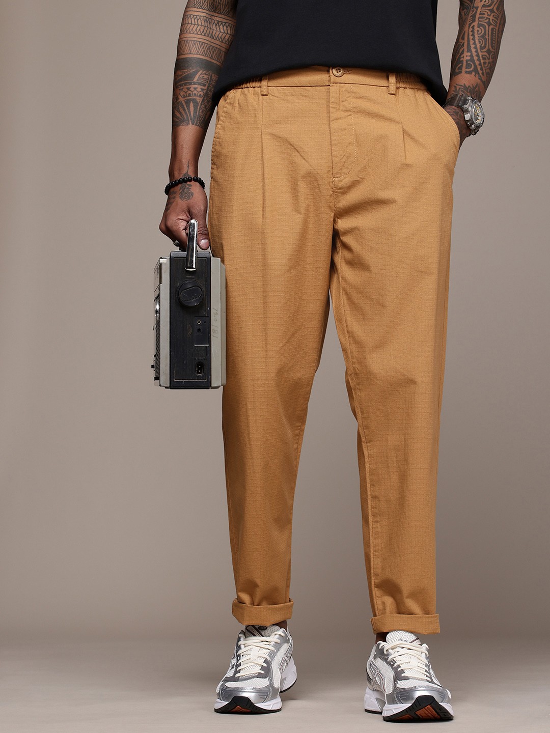 The Roadster Life Co. Men Pure Cotton Checked Relaxed Loose Fit Pleated Trousers, Beige
The Roadster Life Co. Men Pure Cotton Checked Relaxed Loose Fit Pleated Trousers, Beige