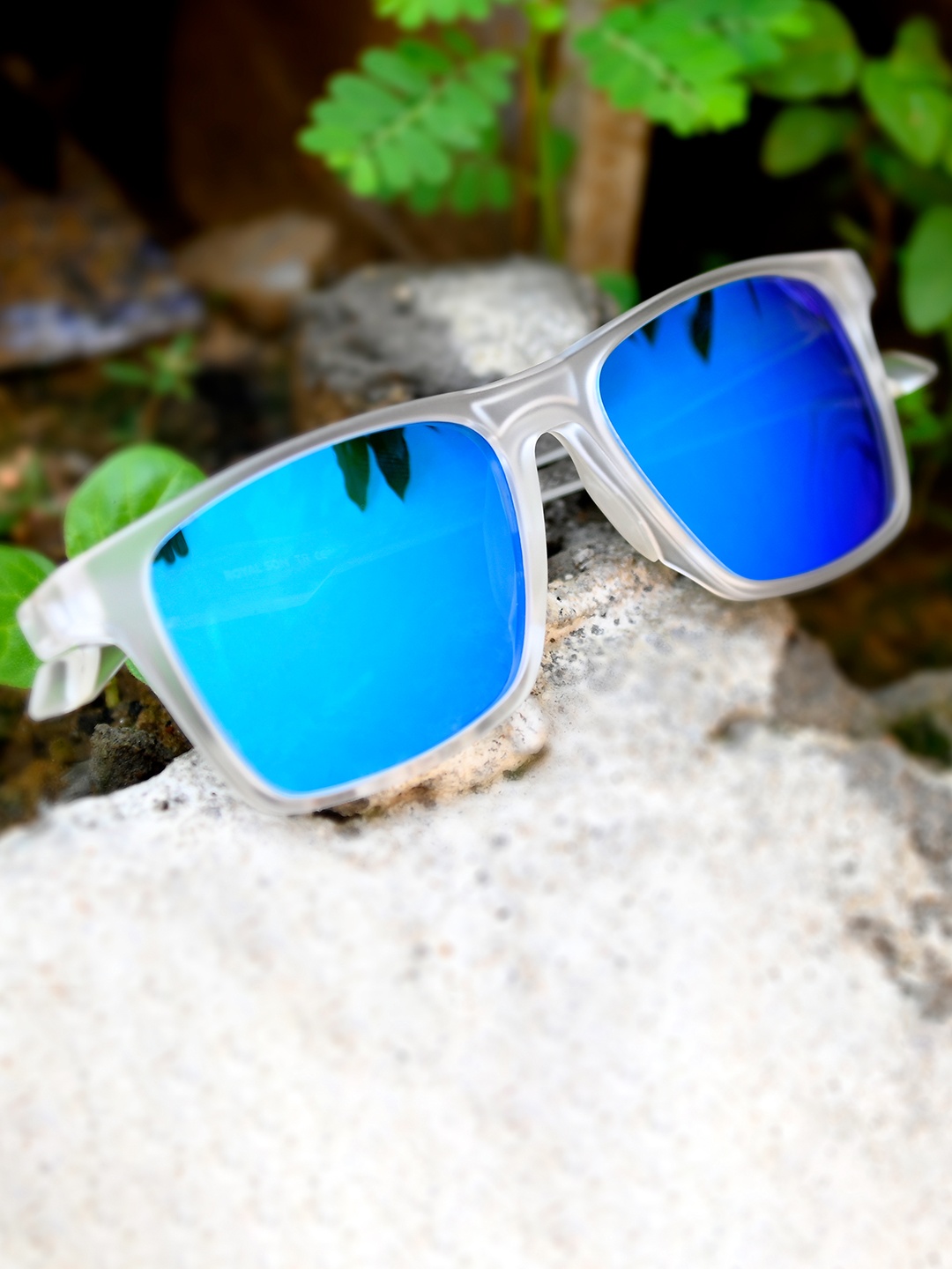 ROYAL SON Men Square Sunglasses with Polarised and UV Protected Lens SG-RS1010-C5, Blue
ROYAL SON Men Square Sunglasses with Polarised and UV Protected Lens SG-RS1010-C5, Blue