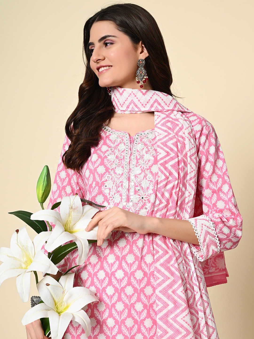 AVYCO Floral Embroidered Straight Mirror Work Pure Cotton Kurta with Trousers & Dupatta, Pink
AVYCO Floral Embroidered Straight Mirror Work Pure Cotton Kurta with Trousers & Dupatta, Pink