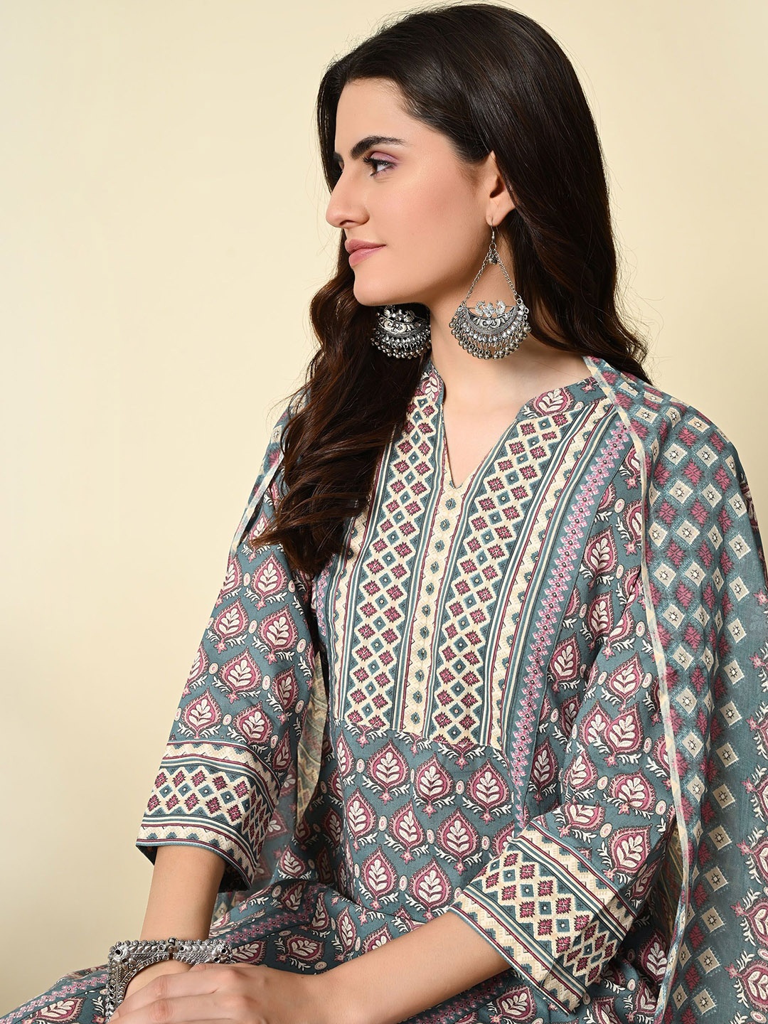 AVYCO Ethnic Motifs Printed Regular Pure Cotton Kurta with Trousers & With Dupatta, Grey
AVYCO Ethnic Motifs Printed Regular Pure Cotton Kurta with Trousers & With Dupatta, Grey